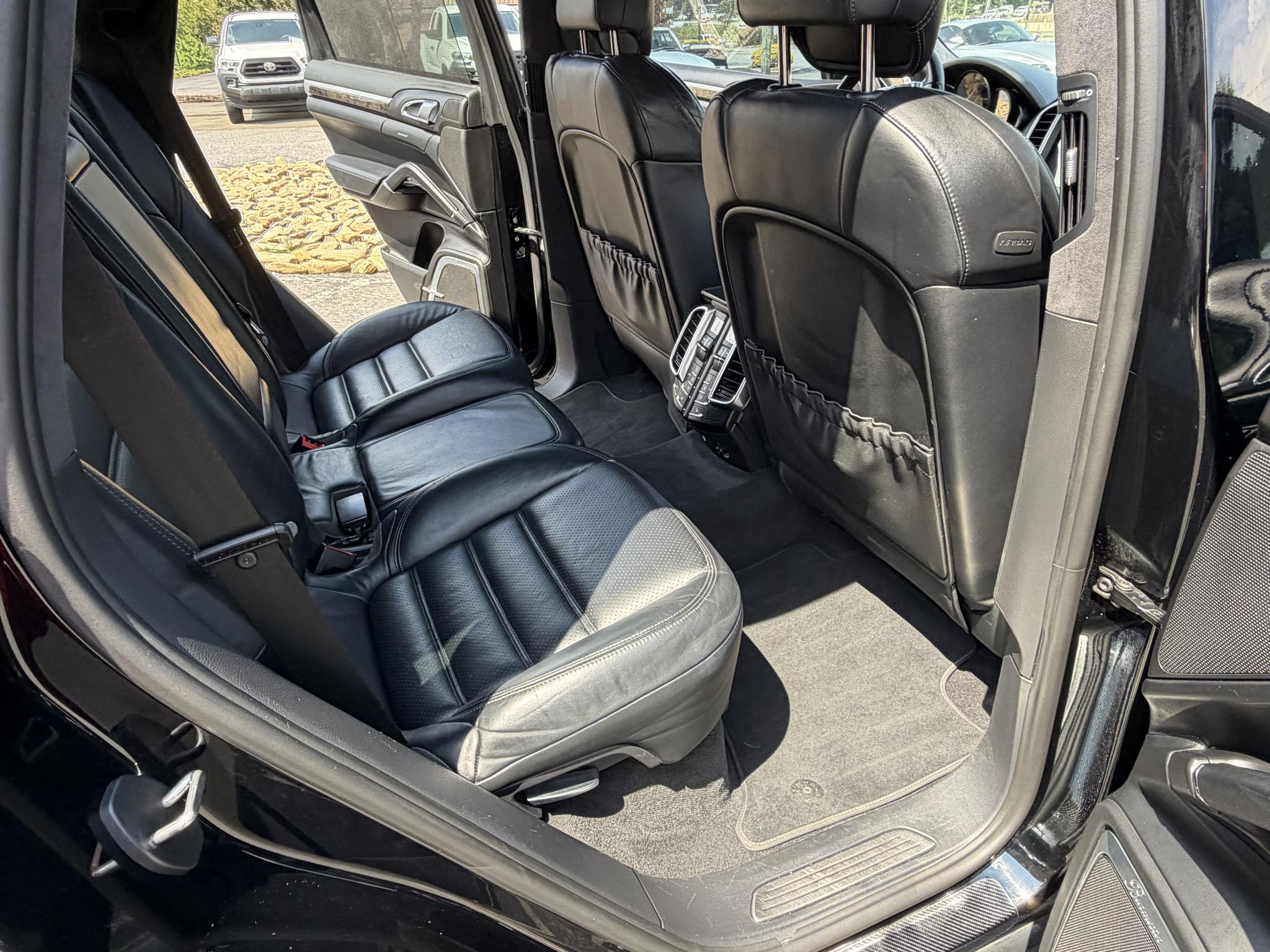 Porsche Cayenne AWD 4dr Turbo 2012
