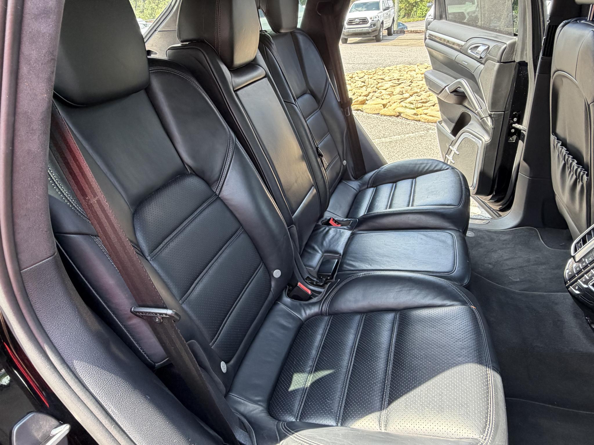 Porsche Cayenne AWD 4dr Turbo 2012