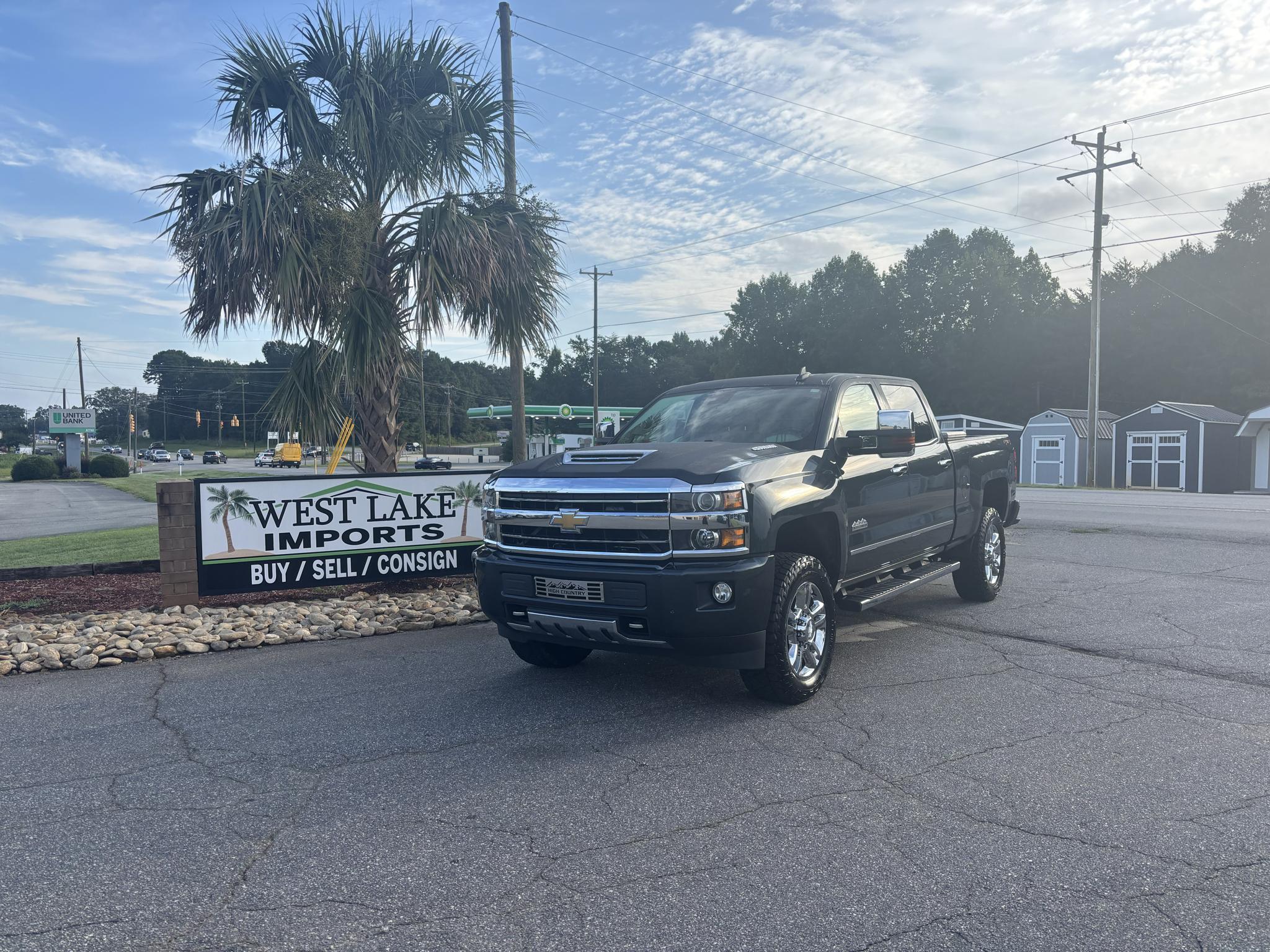 2018 Chevrolet Silverado 2500HD 4WD Crew Cab 153.7" High Country
