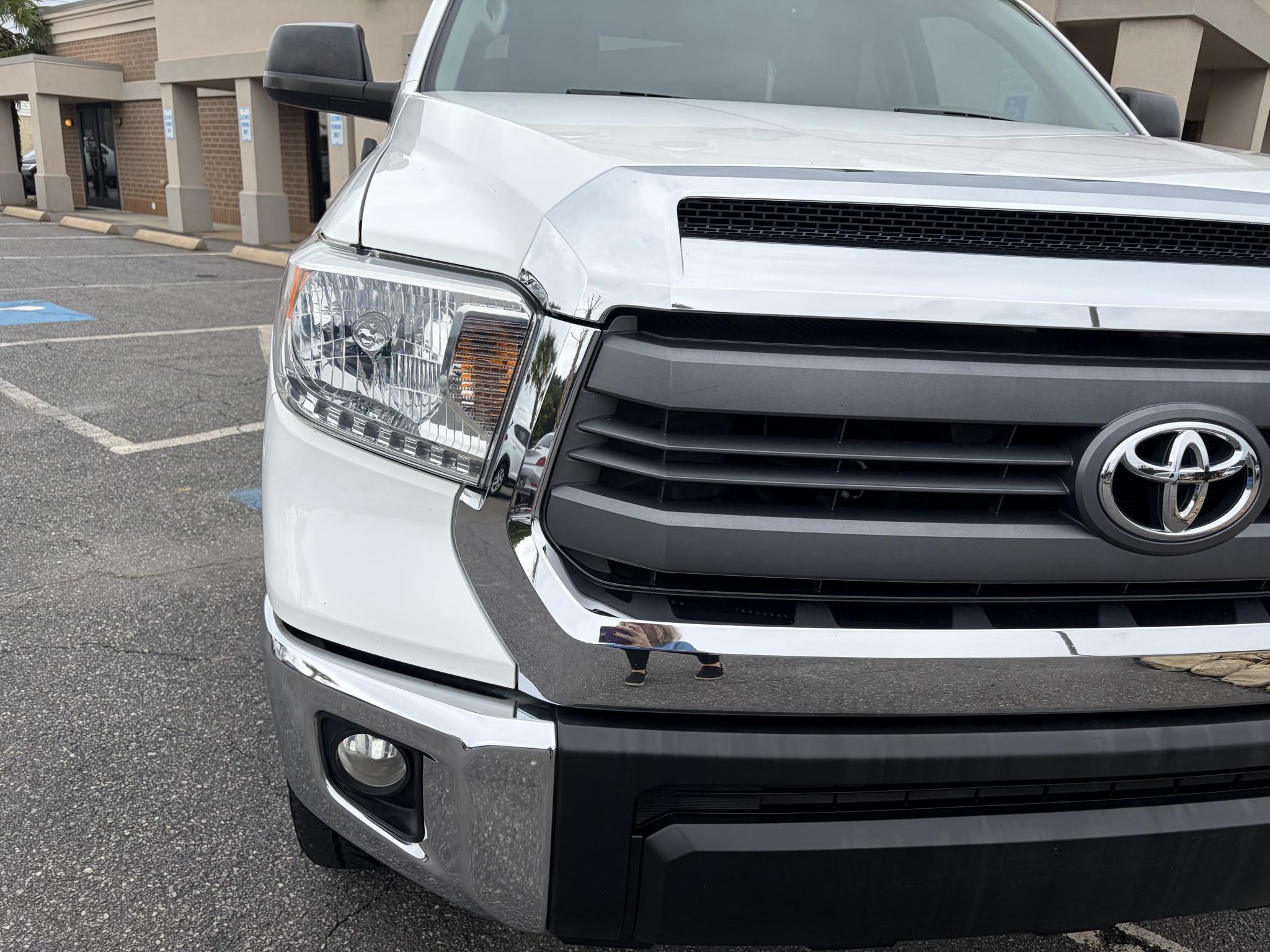 Toyota Tundra 4WD Truck CrewMax 5.7L FFV V8 6-Spd AT SR5 (Natl) 2014