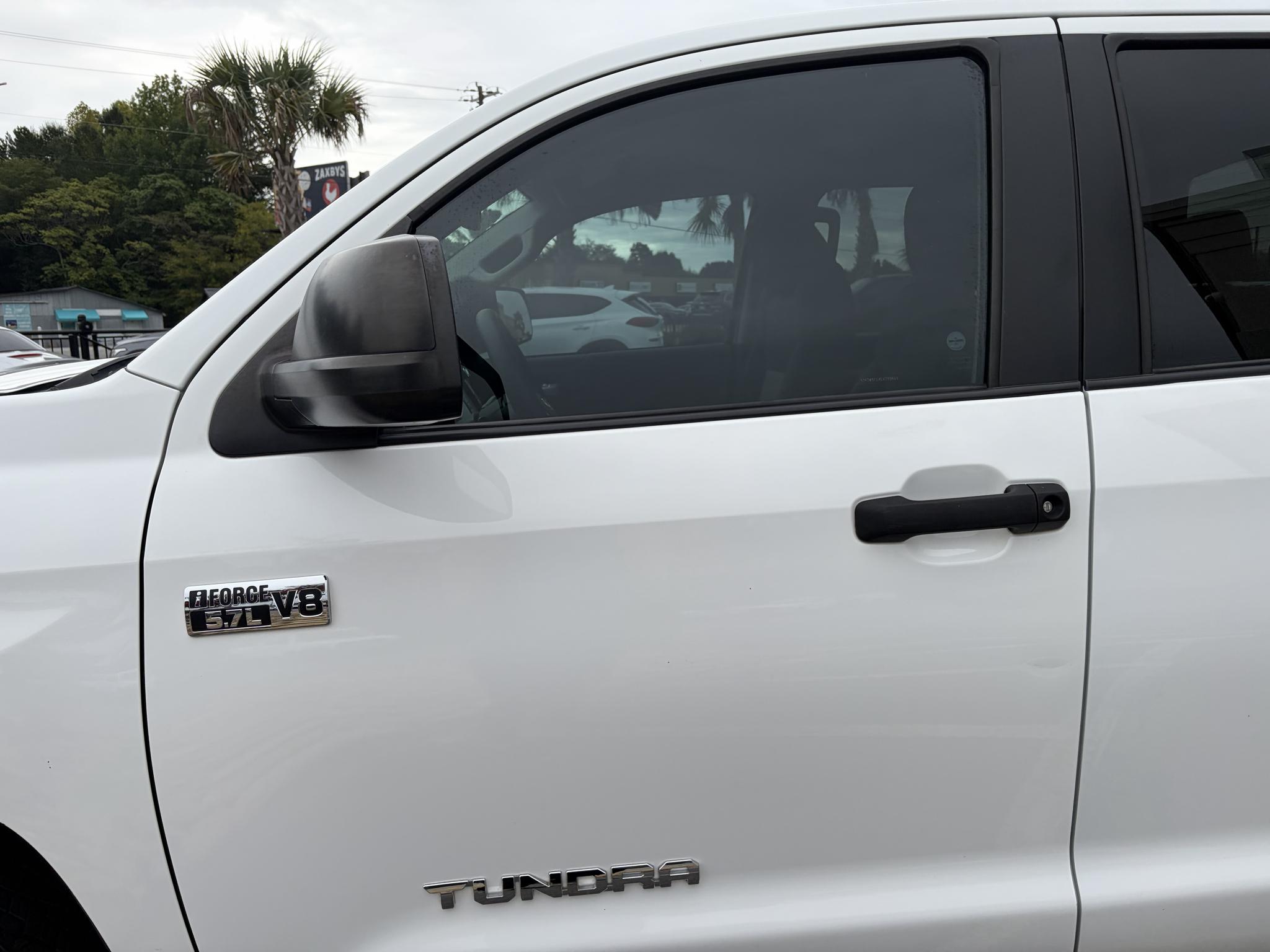 Toyota Tundra 4WD Truck CrewMax 5.7L FFV V8 6-Spd AT SR5 (Natl) 2014