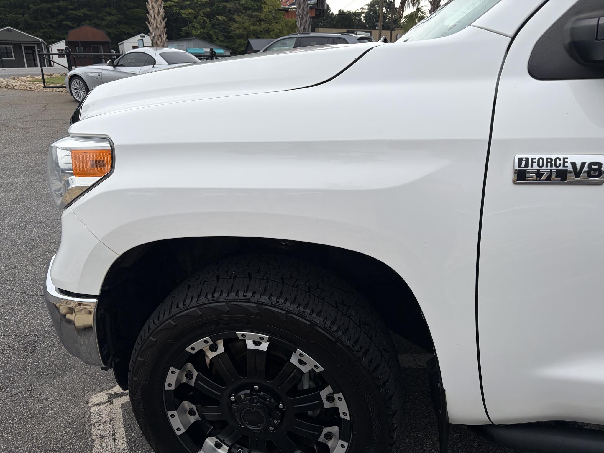 Toyota Tundra 4WD Truck CrewMax 5.7L FFV V8 6-Spd AT SR5 (Natl) 2014