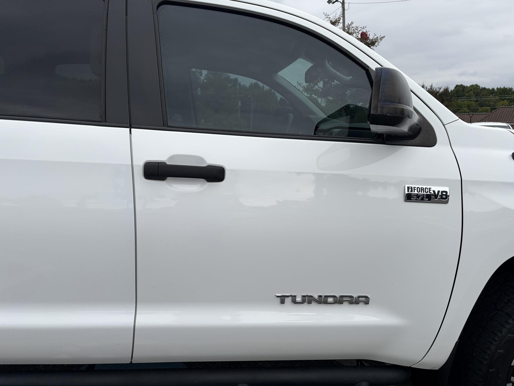 Toyota Tundra 4WD Truck CrewMax 5.7L FFV V8 6-Spd AT SR5 (Natl) 2014