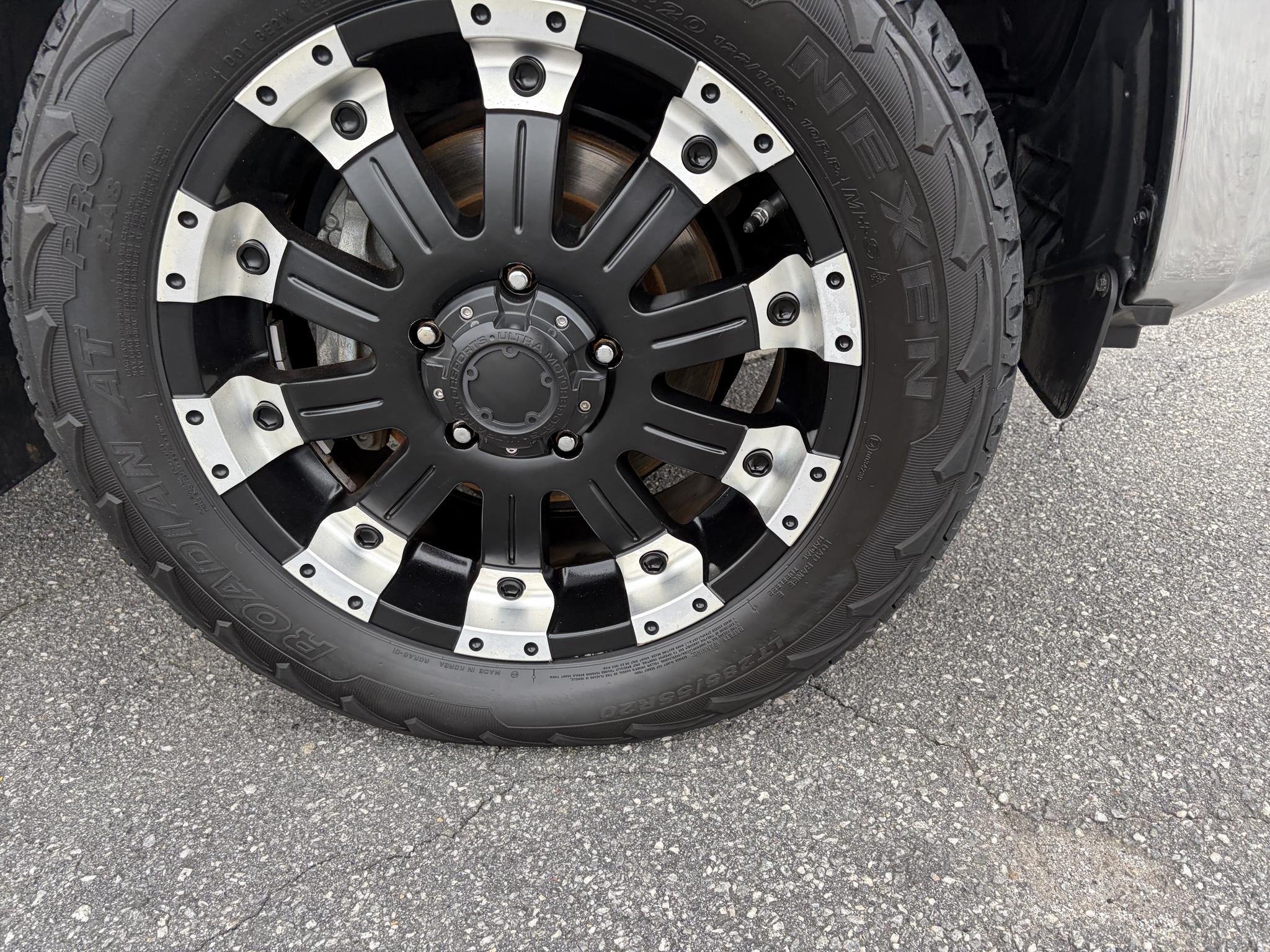 Toyota Tundra 4WD Truck CrewMax 5.7L FFV V8 6-Spd AT SR5 (Natl) 2014