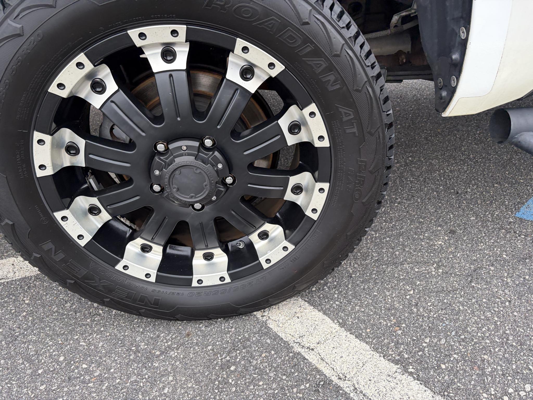 Toyota Tundra 4WD Truck CrewMax 5.7L FFV V8 6-Spd AT SR5 (Natl) 2014