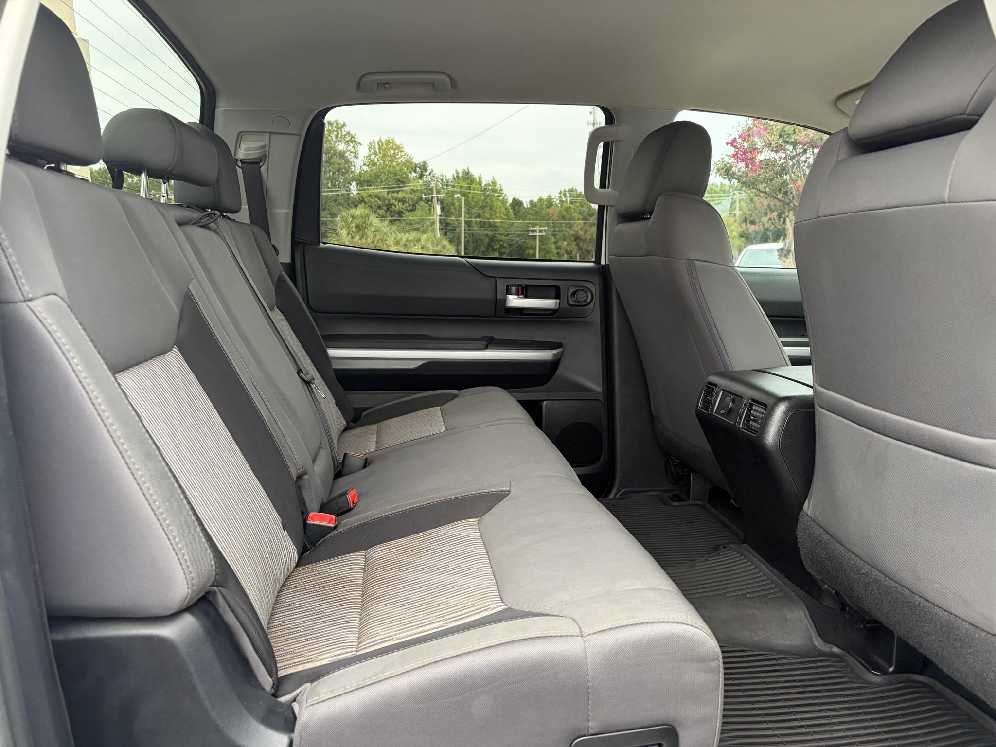Toyota Tundra 4WD Truck CrewMax 5.7L FFV V8 6-Spd AT SR5 (Natl) 2014