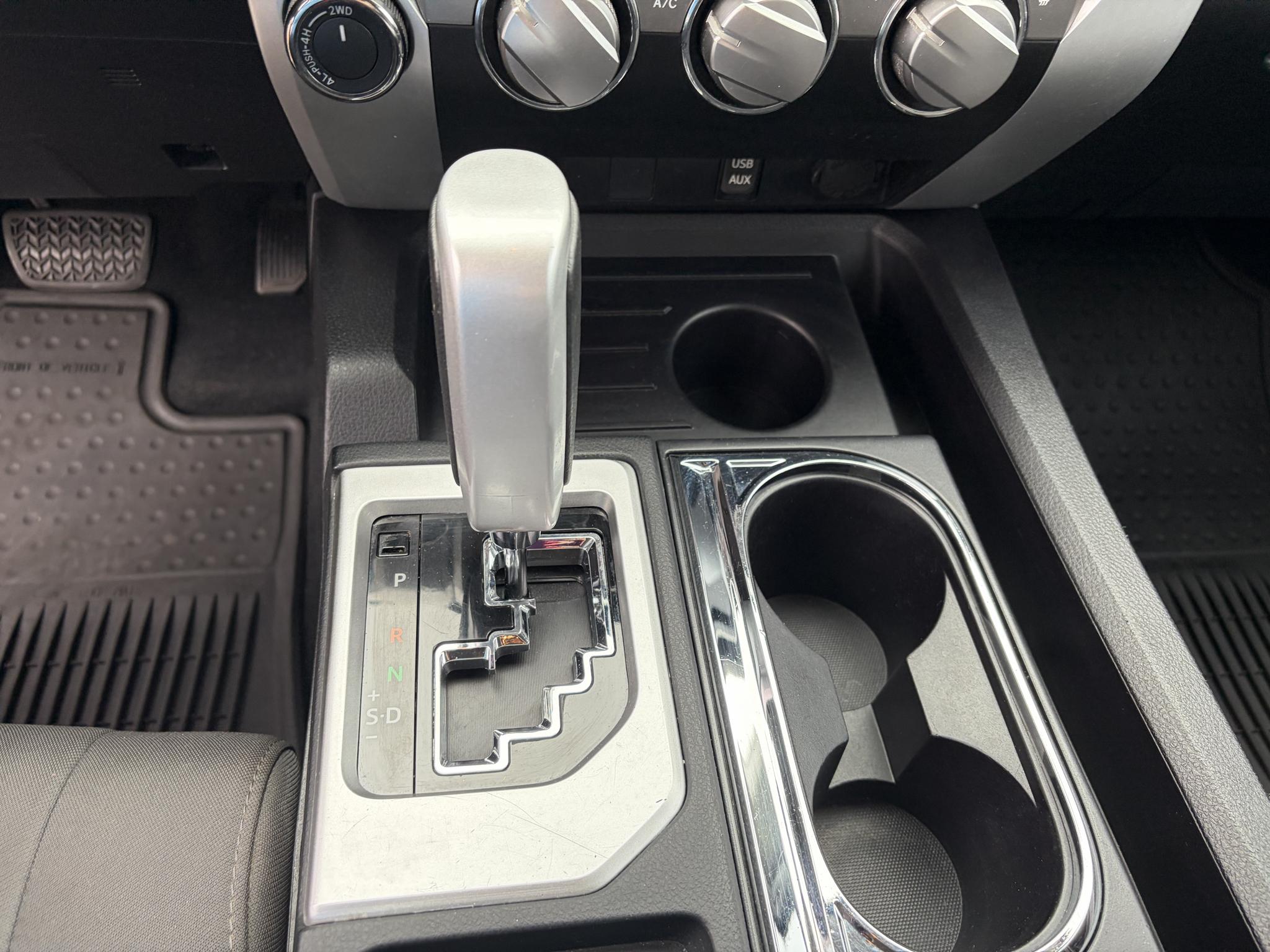 Toyota Tundra 4WD Truck CrewMax 5.7L FFV V8 6-Spd AT SR5 (Natl) 2014