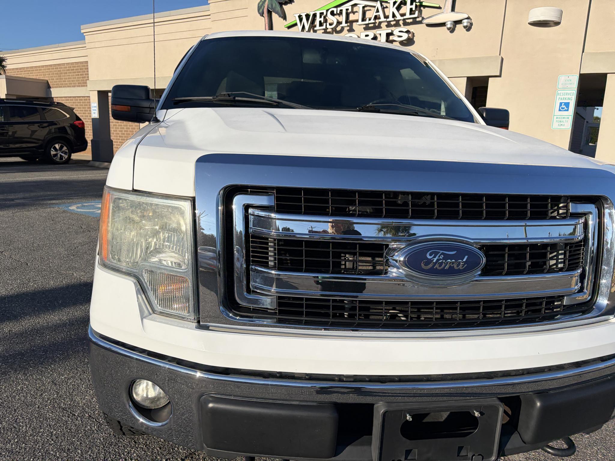 Ford F-150 4WD SuperCrew 145" Platinum 2014