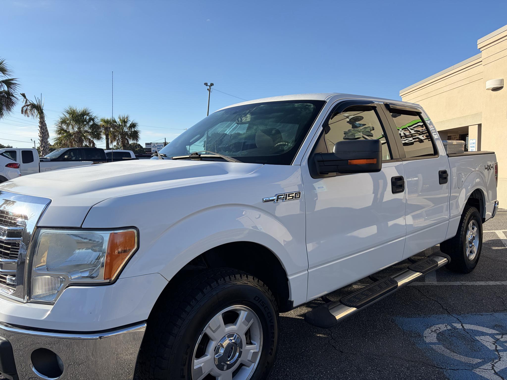 Ford F-150 4WD SuperCrew 145" Platinum 2014