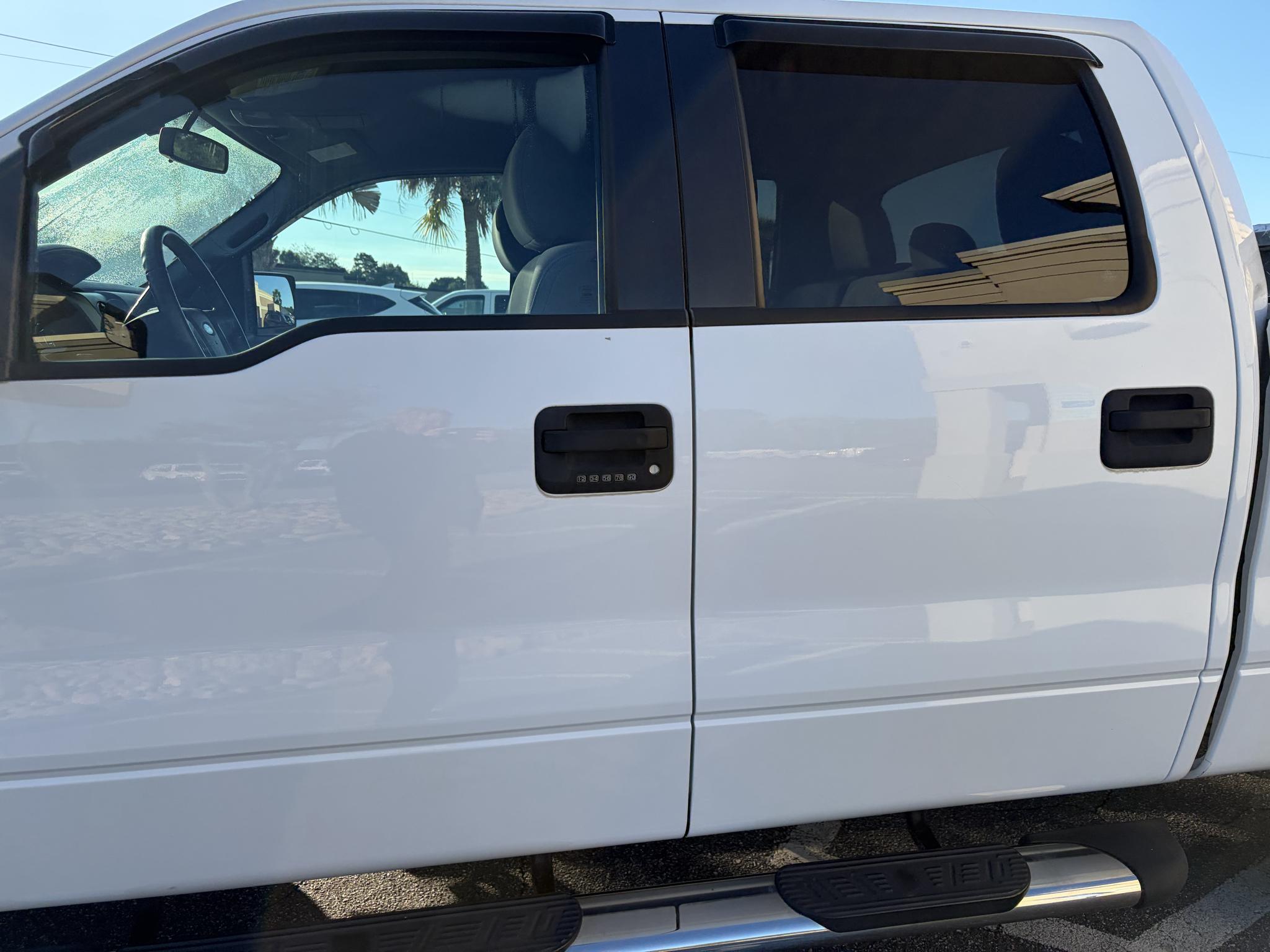 Ford F-150 4WD SuperCrew 145" Platinum 2014