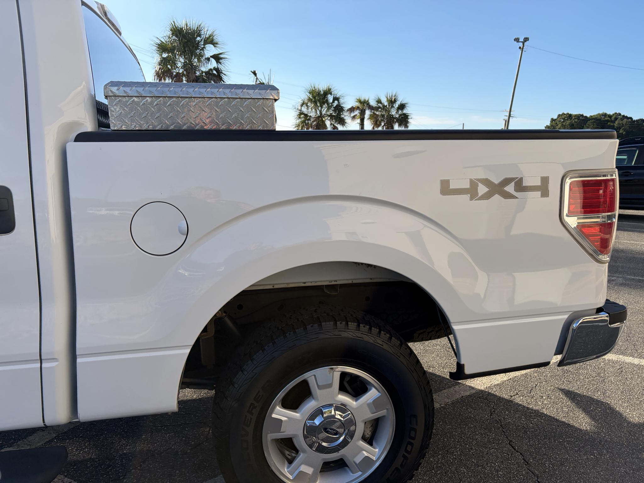 Ford F-150 4WD SuperCrew 145" Platinum 2014