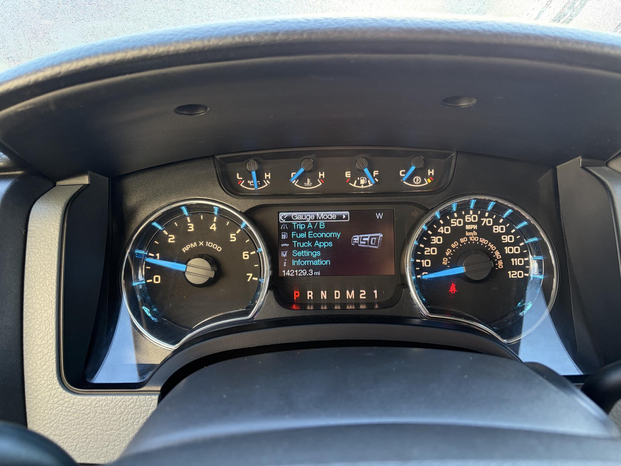 Ford F-150 4WD SuperCrew 145" Platinum 2014