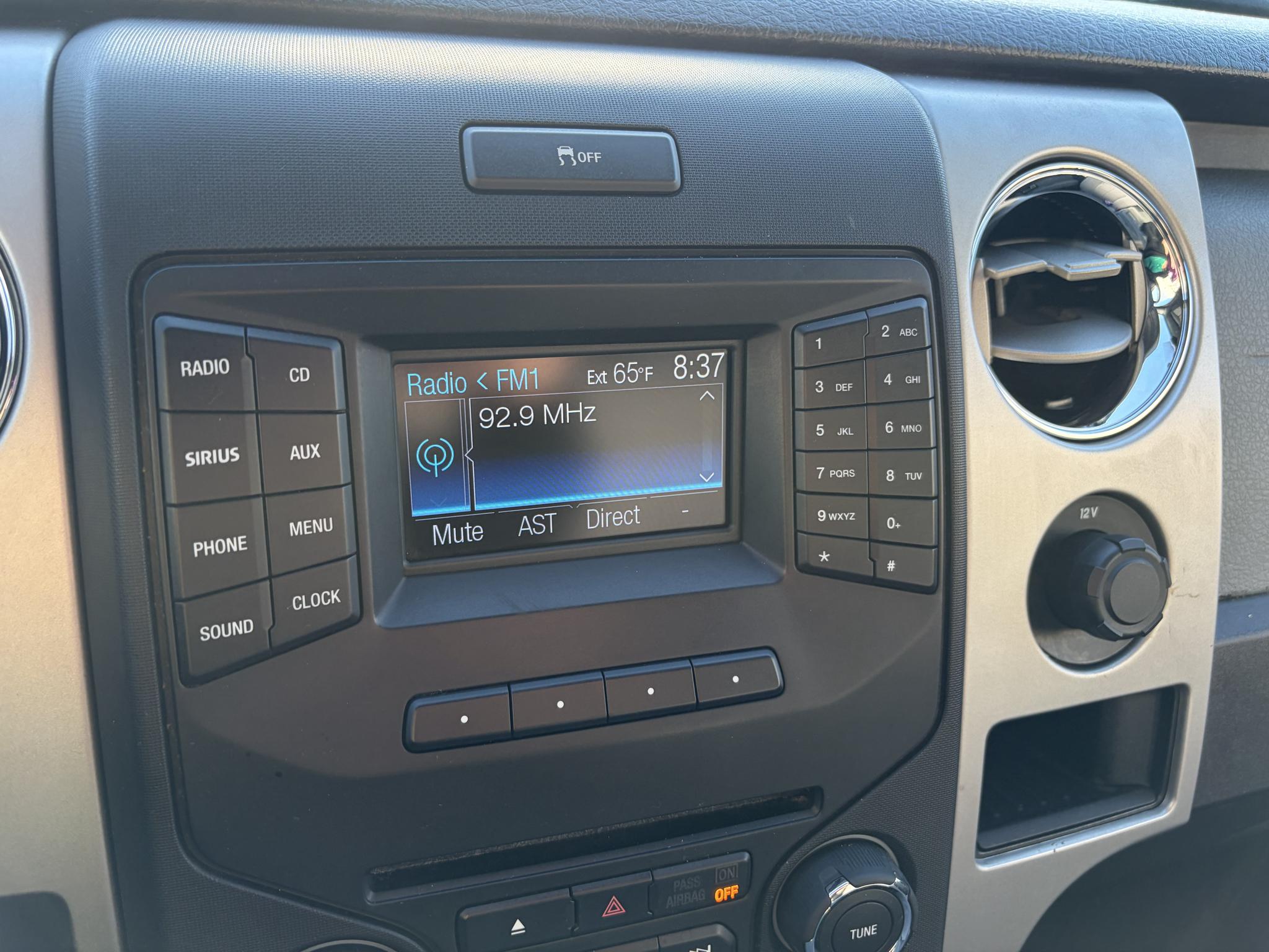 Ford F-150 4WD SuperCrew 145" Platinum 2014