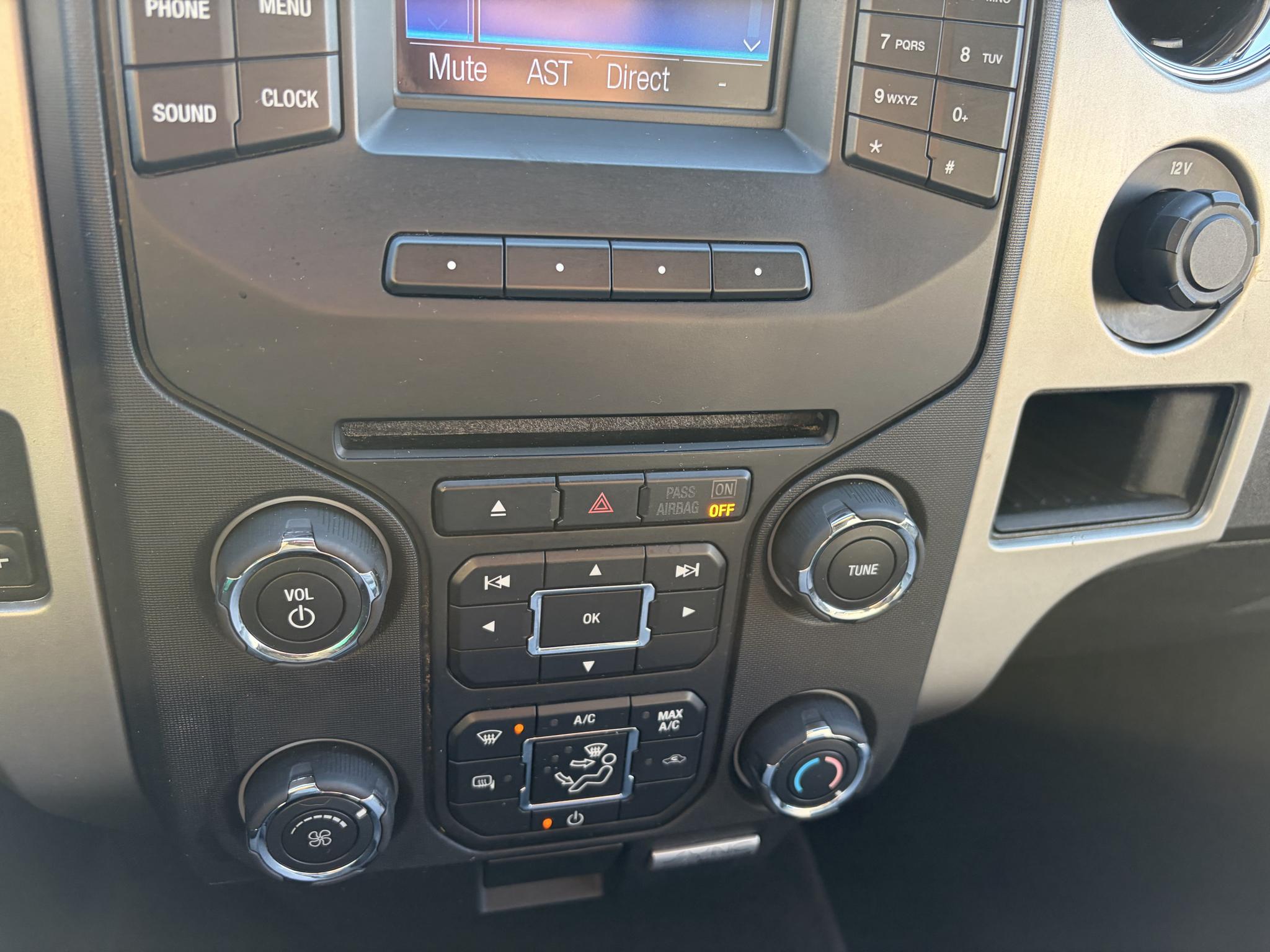 Ford F-150 4WD SuperCrew 145" Platinum 2014