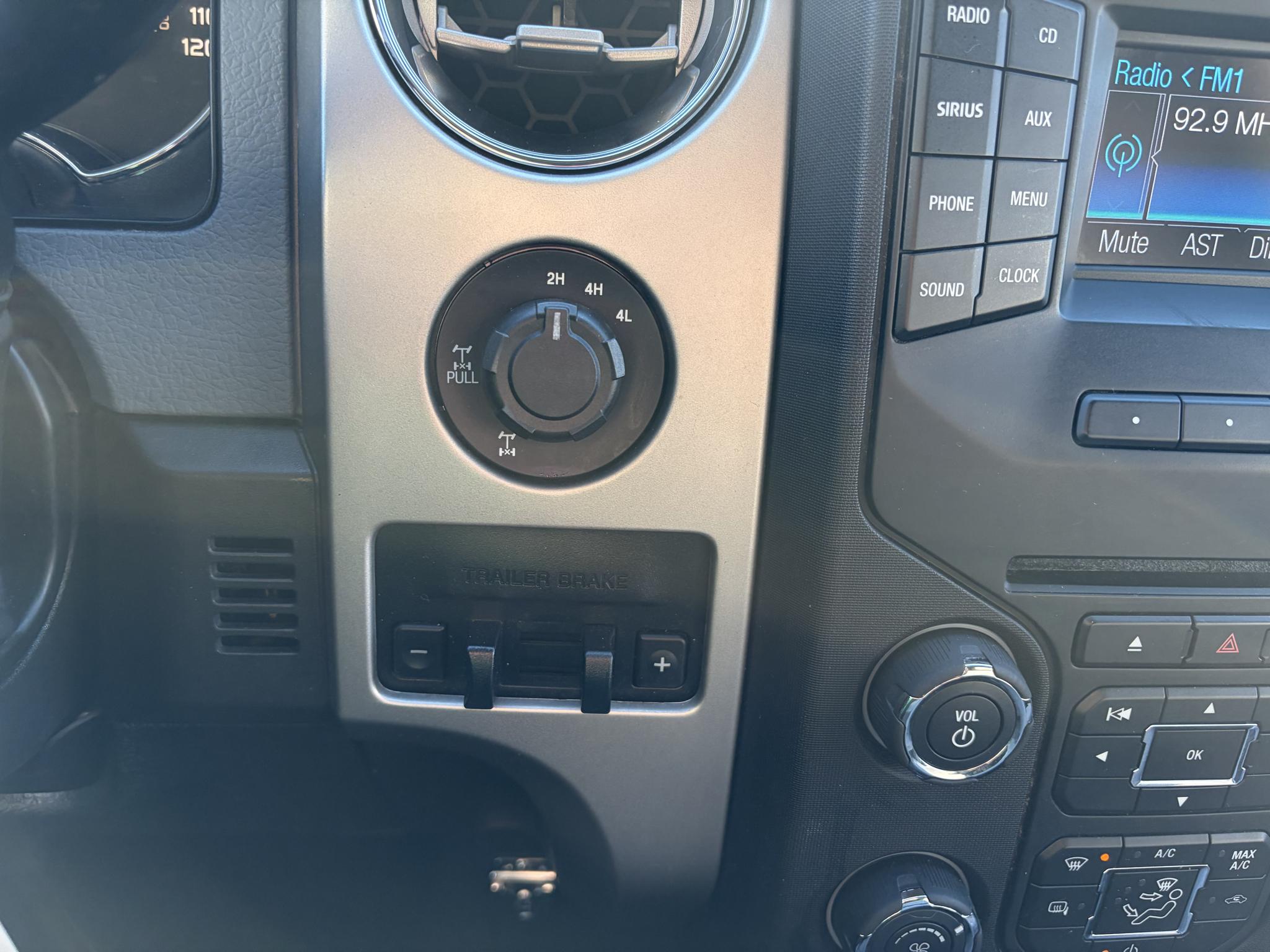 Ford F-150 4WD SuperCrew 145" Platinum 2014