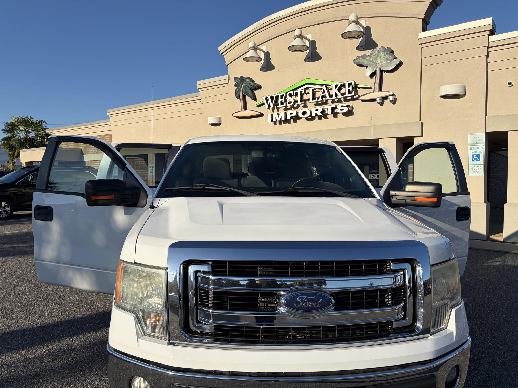 Ford F-150 4WD SuperCrew 145" Platinum 2014