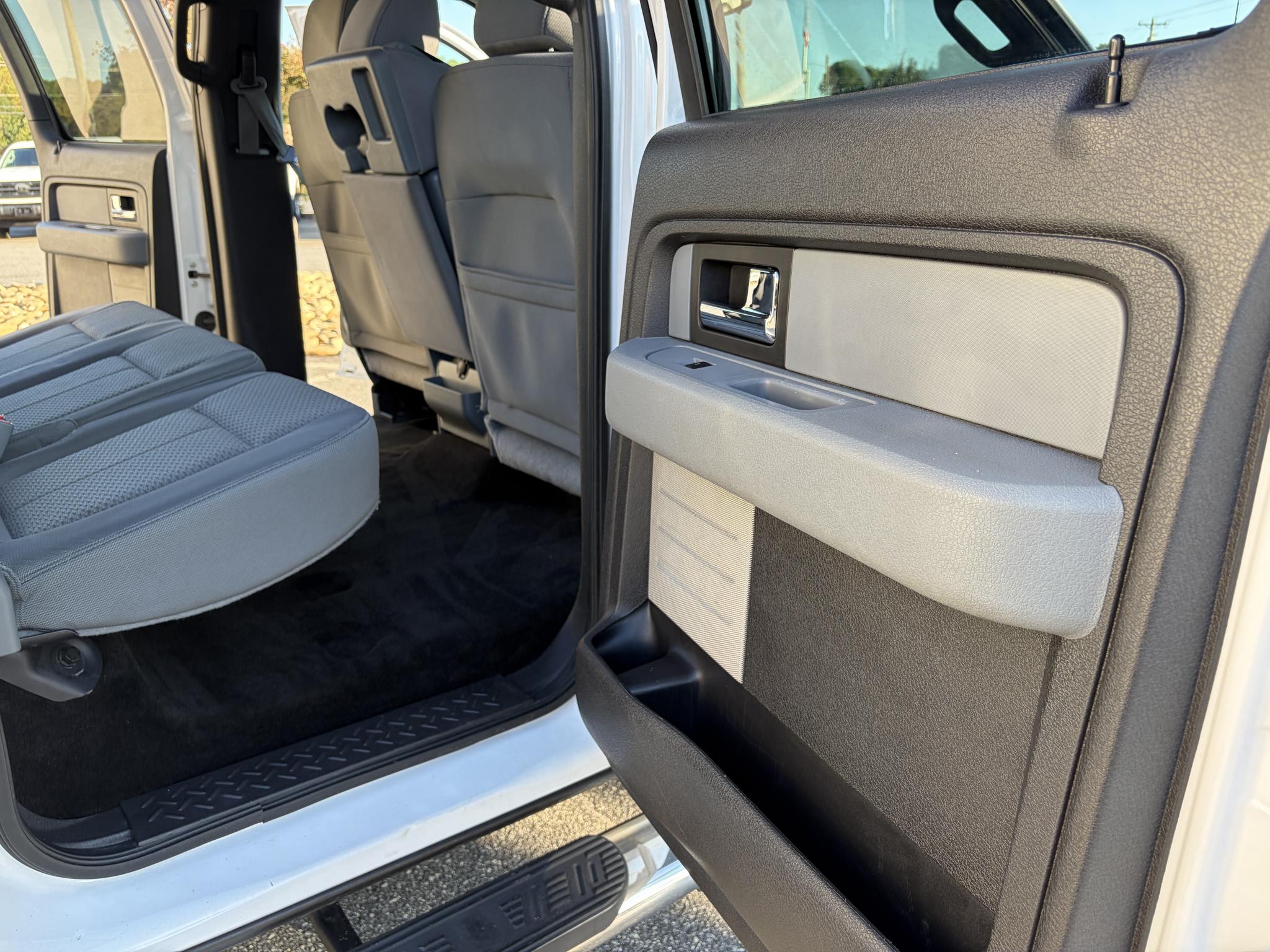 Ford F-150 4WD SuperCrew 145" Platinum 2014