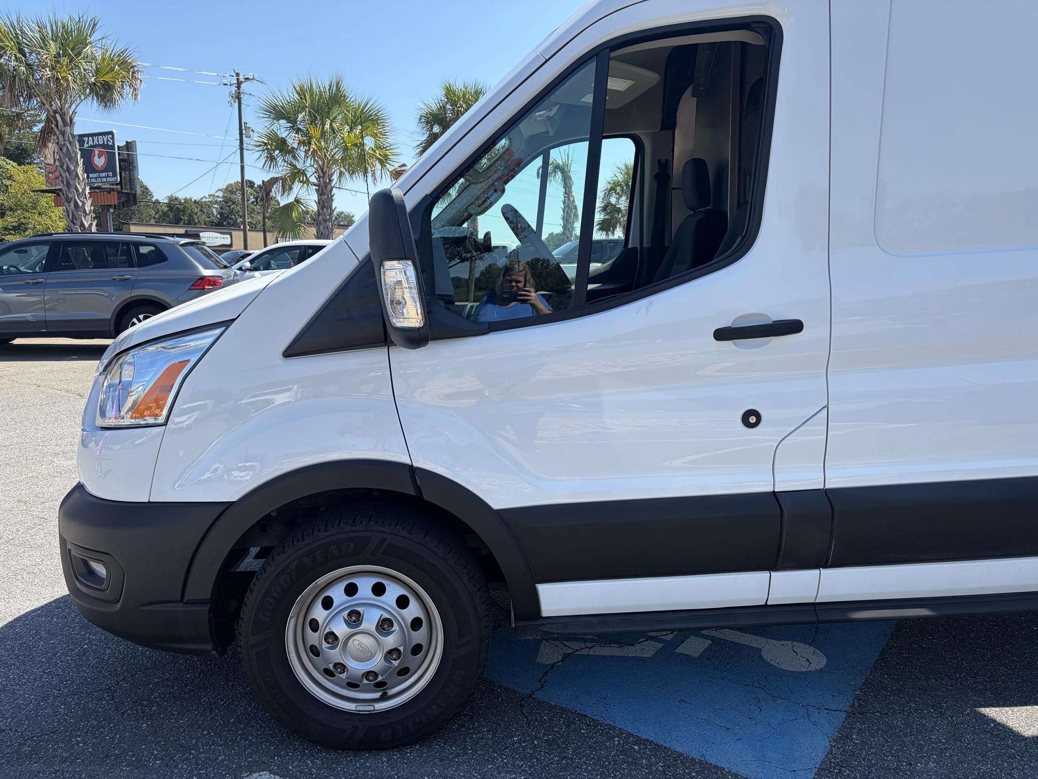 Ford Transit Cargo Van T-250 130" Med Rf 9070 GVWR AWD 2022