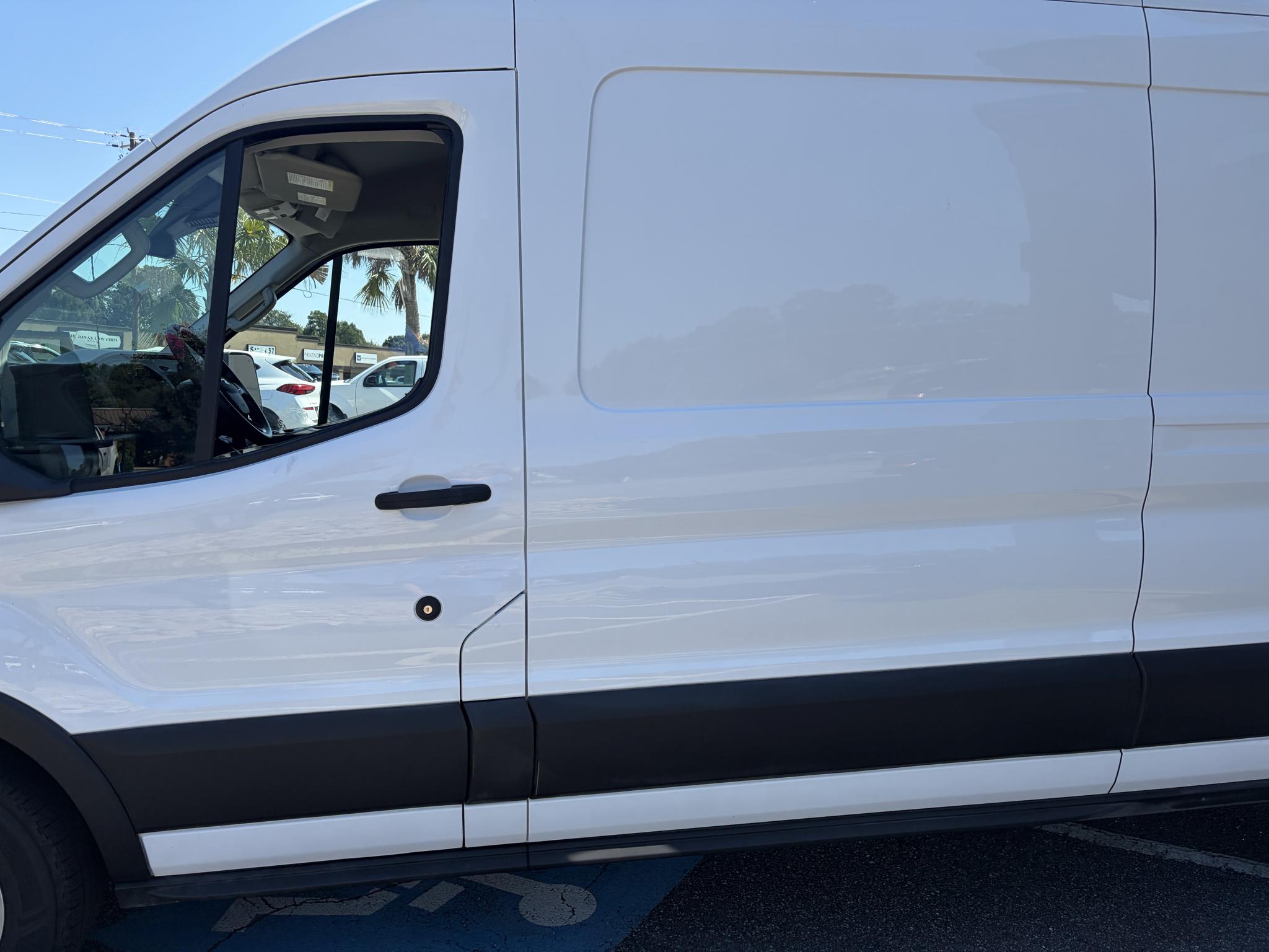 Ford Transit Cargo Van T-250 130" Med Rf 9070 GVWR AWD 2022