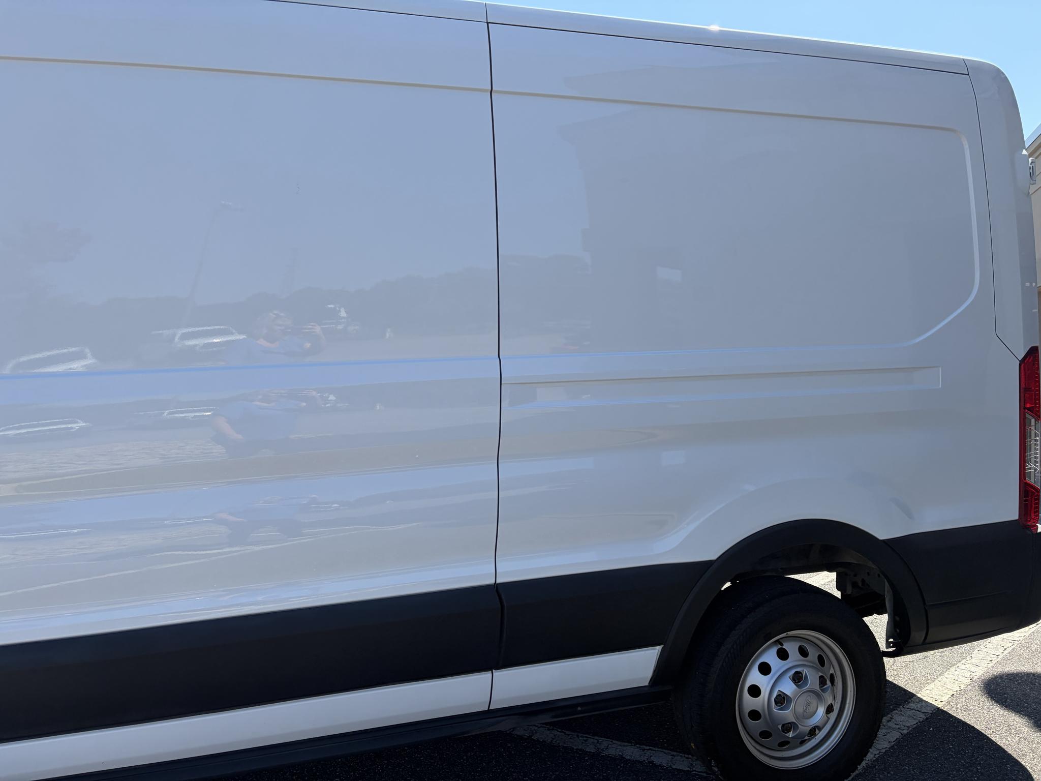 Ford Transit Cargo Van T-250 130" Med Rf 9070 GVWR AWD 2022