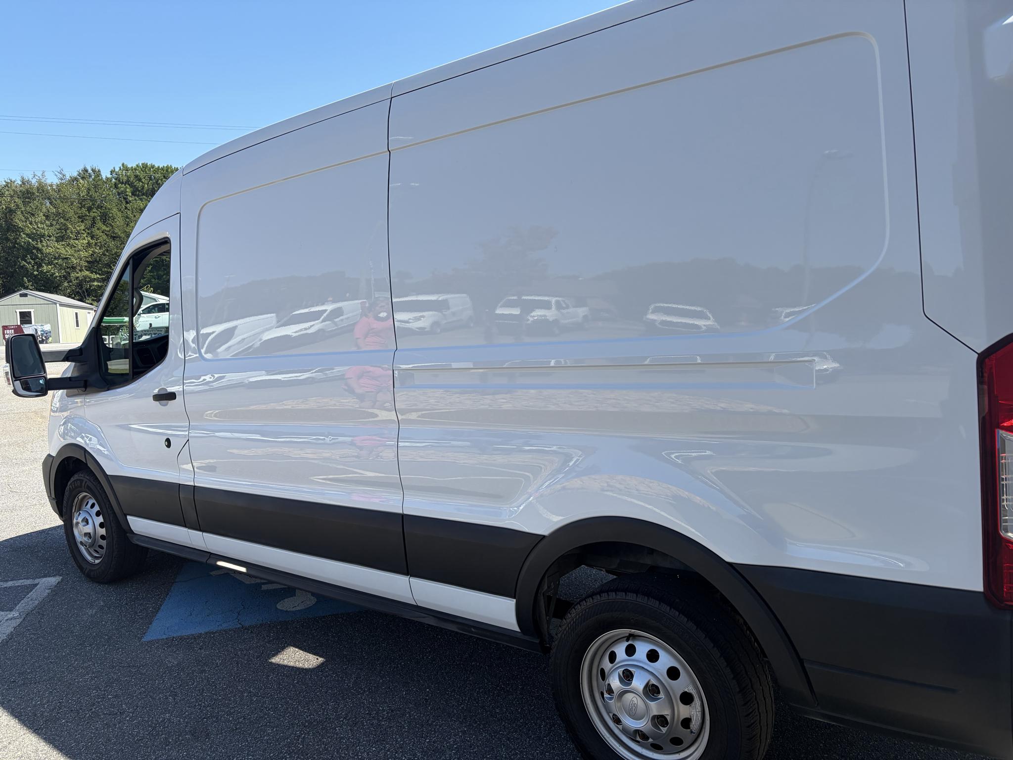 Ford Transit Cargo Van T-250 130" Med Rf 9070 GVWR AWD 2022