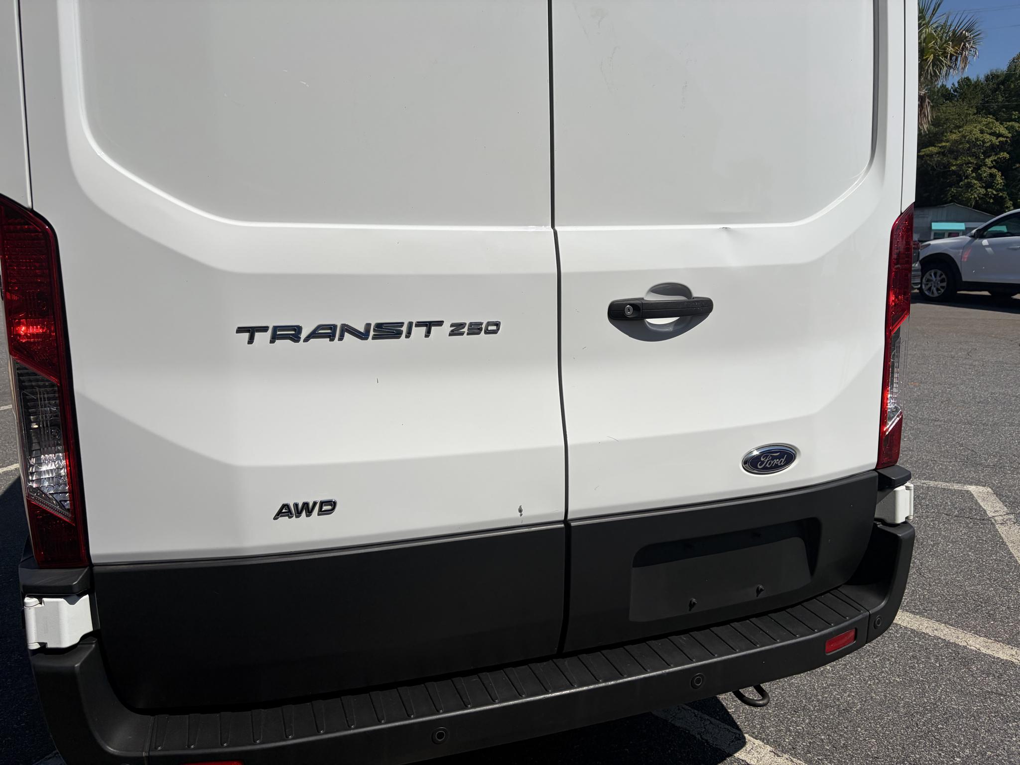 Ford Transit Cargo Van T-250 130" Med Rf 9070 GVWR AWD 2022