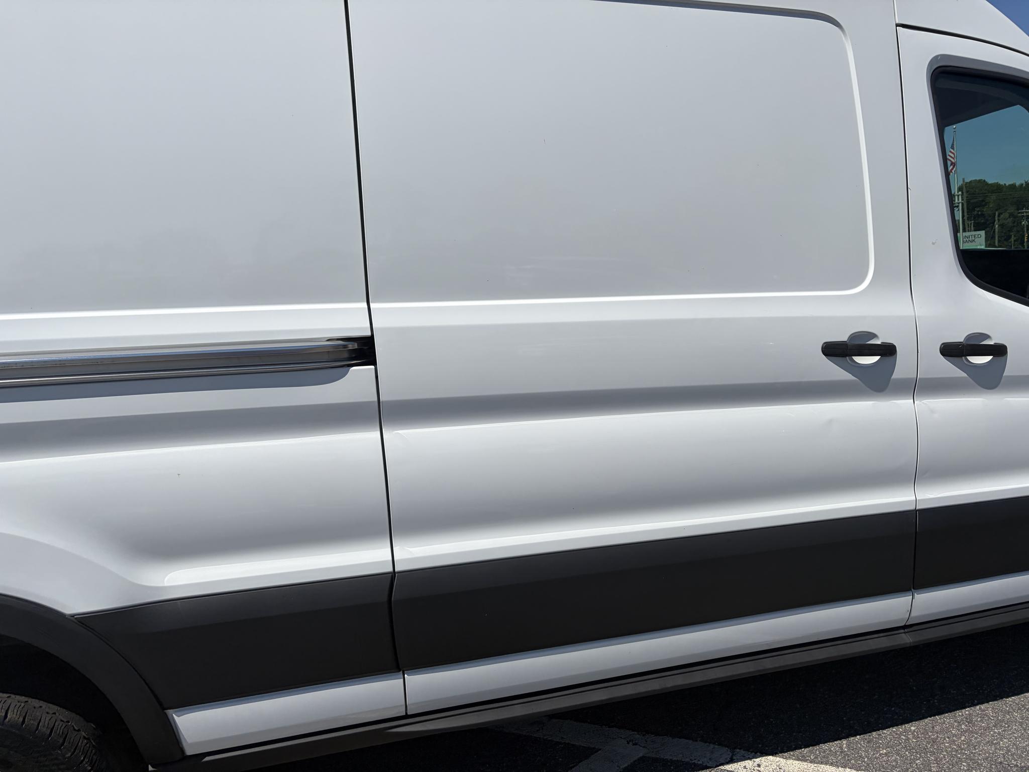 Ford Transit Cargo Van T-250 130" Med Rf 9070 GVWR AWD 2022
