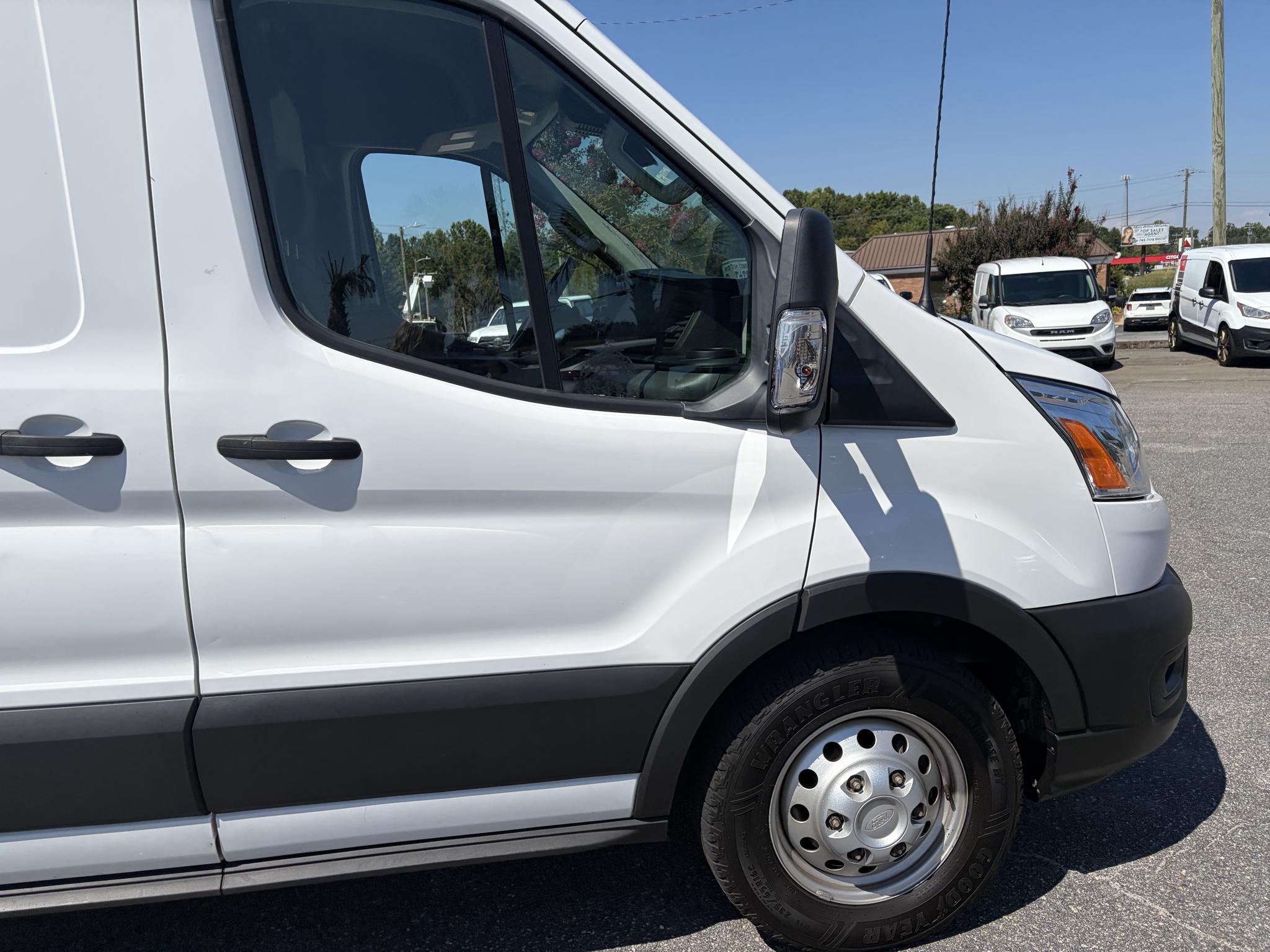 Ford Transit Cargo Van T-250 130" Med Rf 9070 GVWR AWD 2022