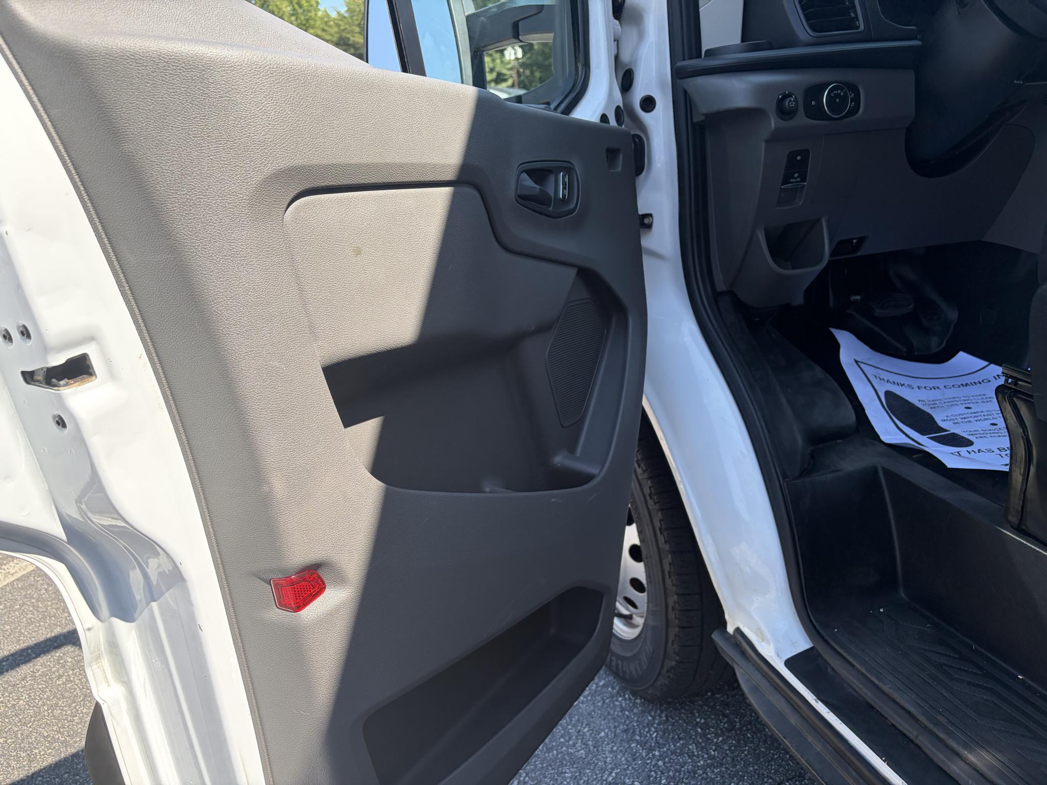 Ford Transit Cargo Van T-250 130" Med Rf 9070 GVWR AWD 2022