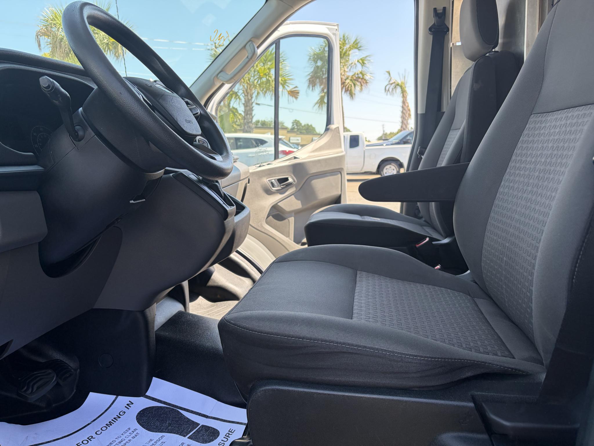 Ford Transit Cargo Van T-250 130" Med Rf 9070 GVWR AWD 2022