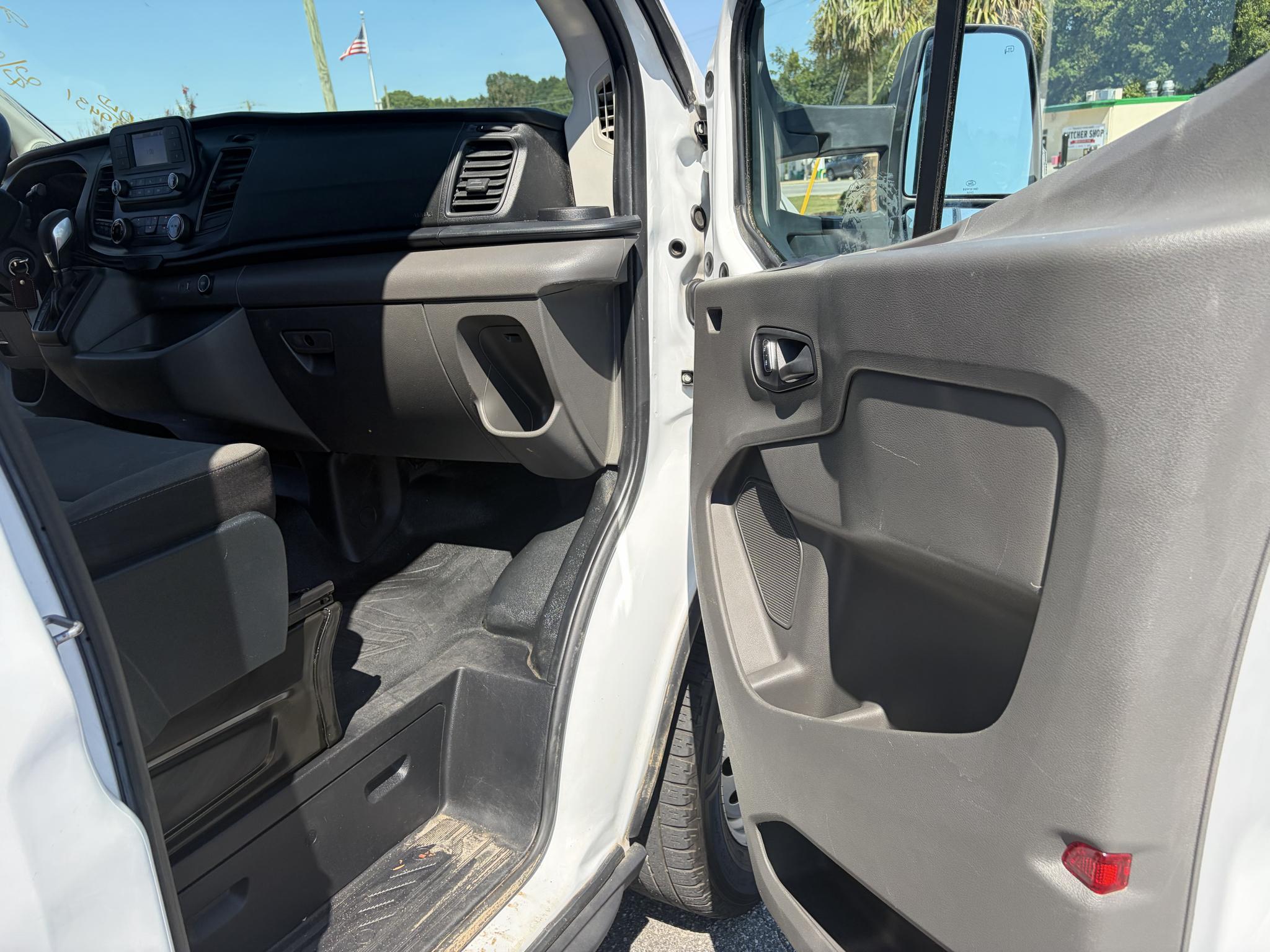 Ford Transit Cargo Van T-250 130" Med Rf 9070 GVWR AWD 2022