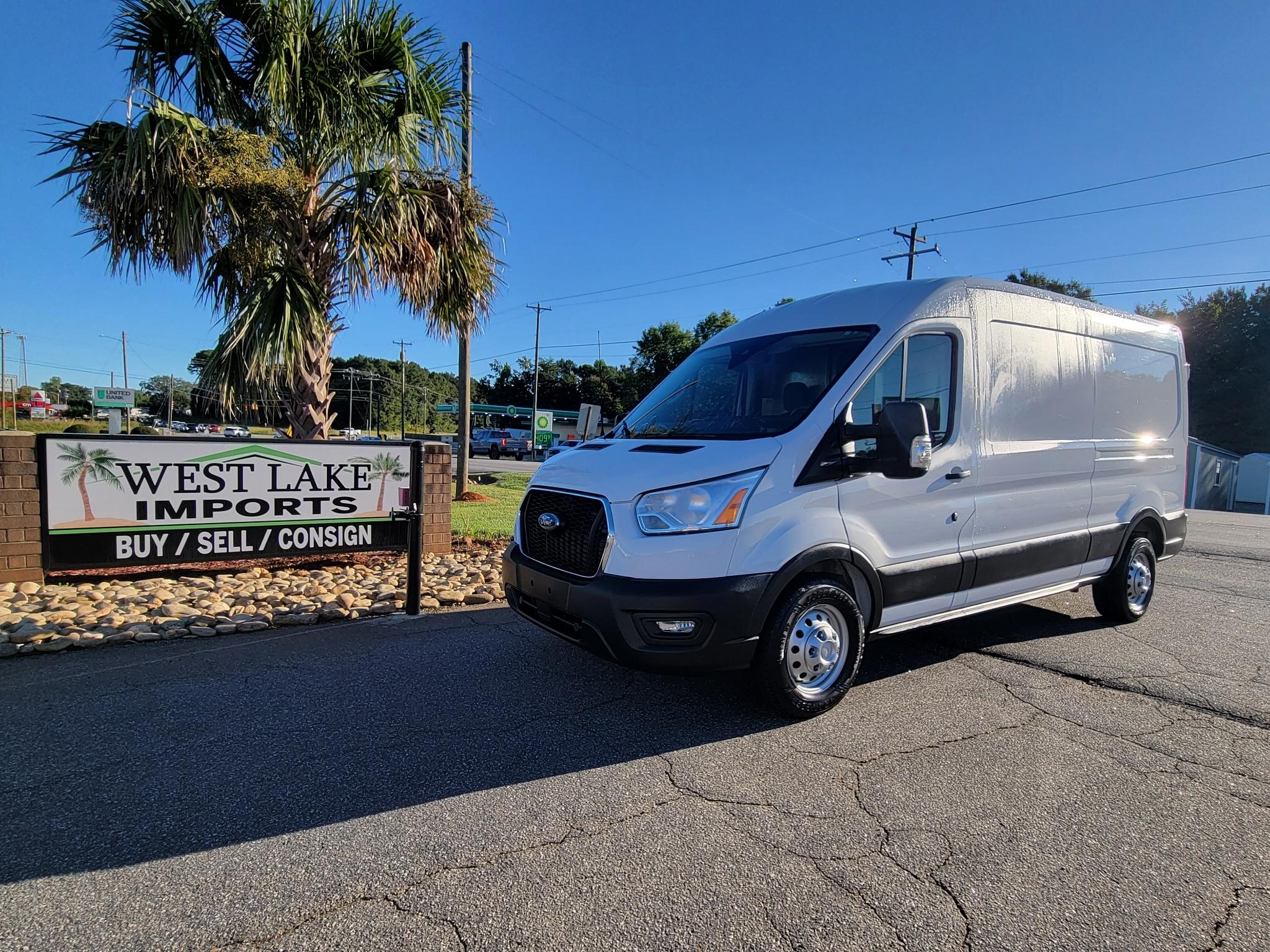 2022 Ford Transit Cargo Van T-250 130" Med Rf 9070 GVWR AWD