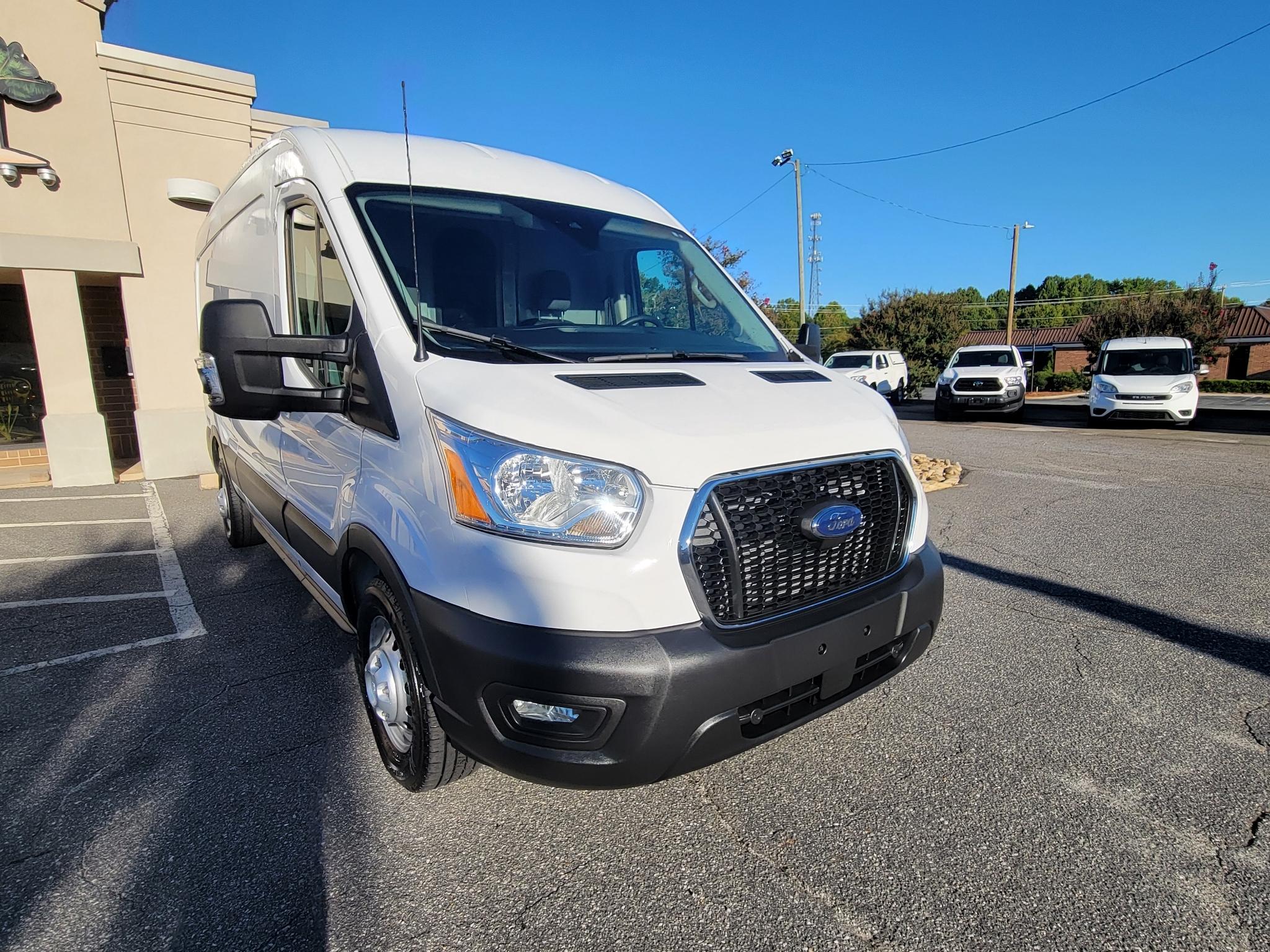 Ford Transit Cargo Van T-250 130" Med Rf 9070 GVWR AWD 2022