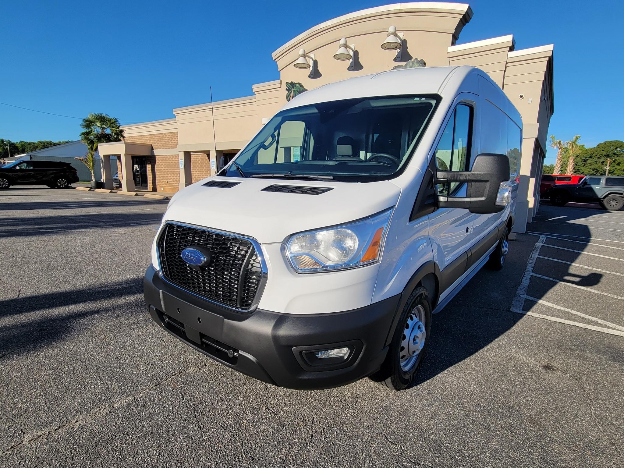 Ford Transit Cargo Van T-250 130" Med Rf 9070 GVWR AWD 2022