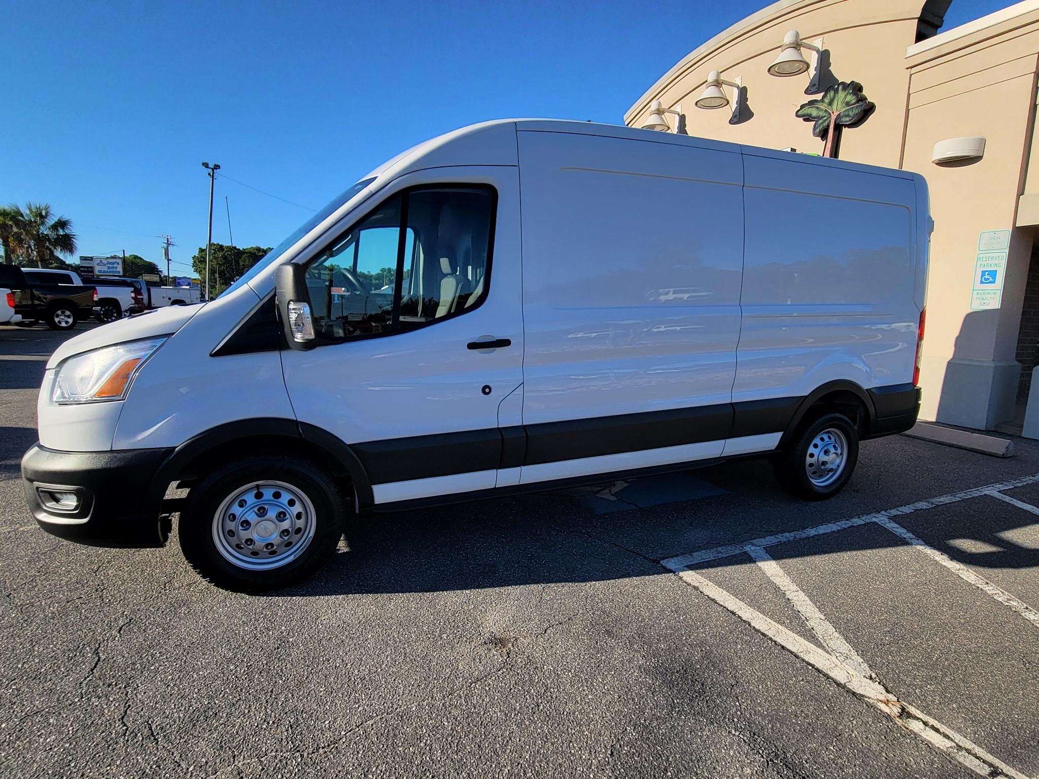 Ford Transit Cargo Van T-250 130" Med Rf 9070 GVWR AWD 2022