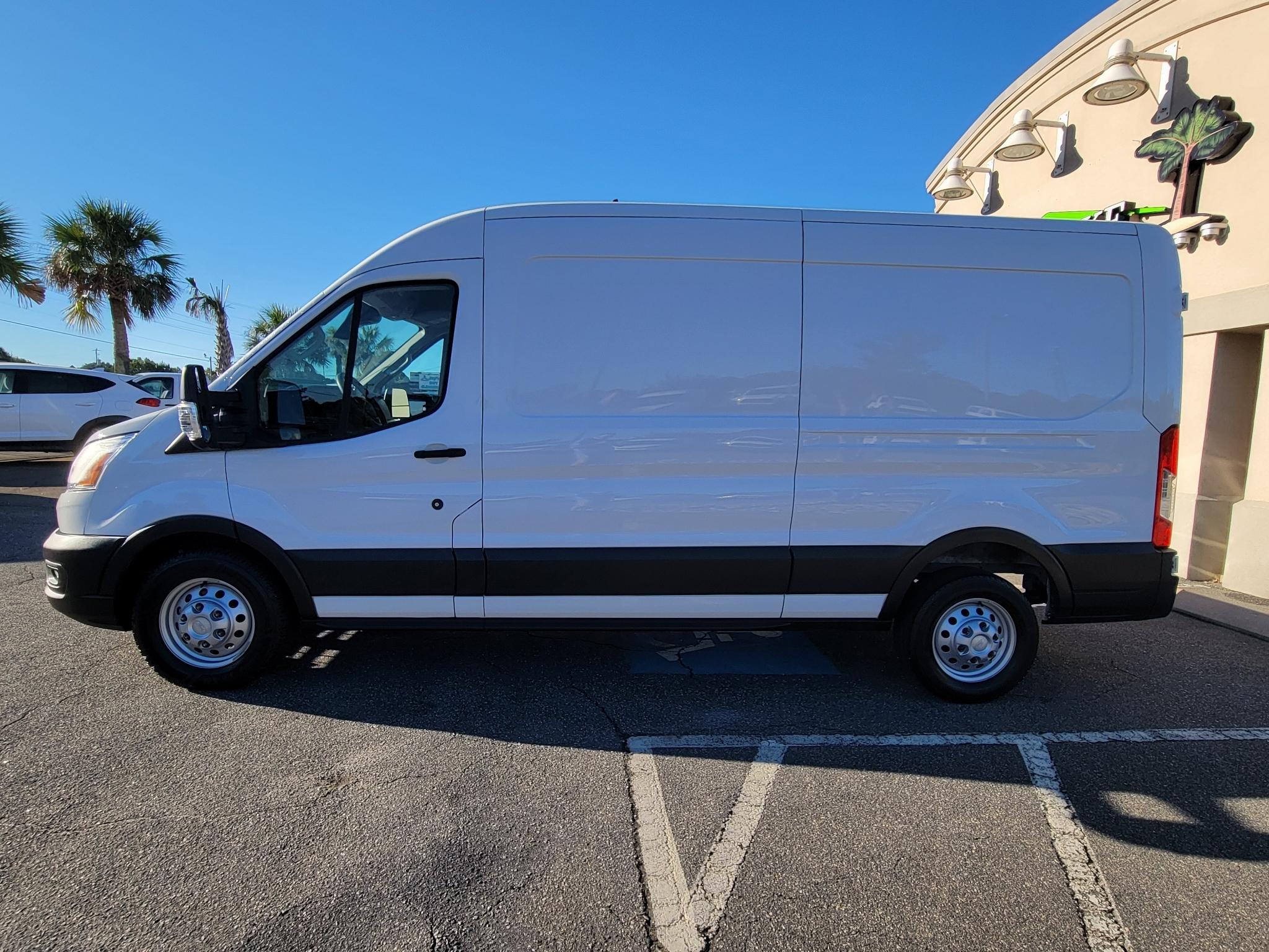 Ford Transit Cargo Van T-250 130" Med Rf 9070 GVWR AWD 2022