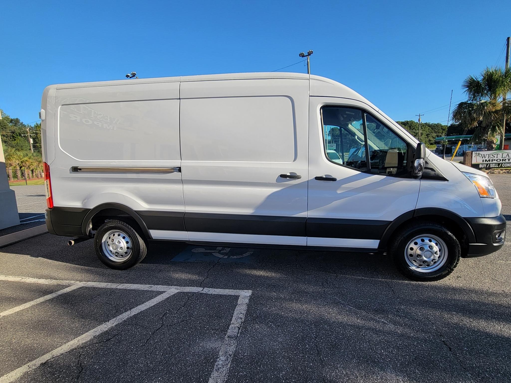 Ford Transit Cargo Van T-250 130" Med Rf 9070 GVWR AWD 2022
