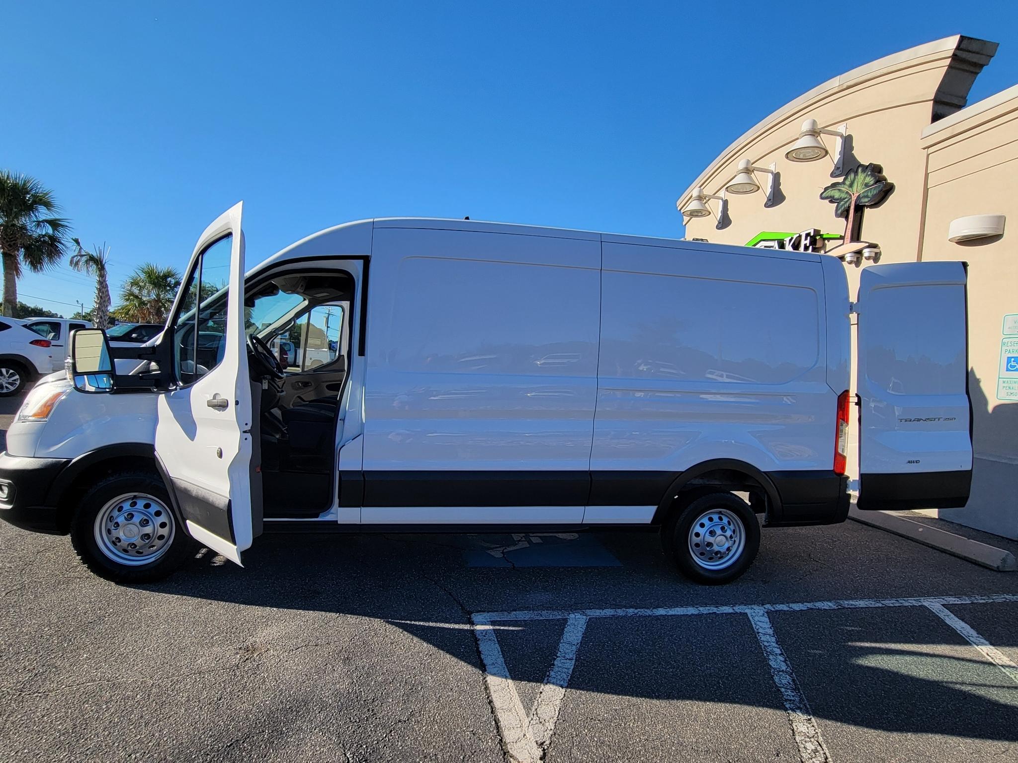 Ford Transit Cargo Van T-250 130" Med Rf 9070 GVWR AWD 2022