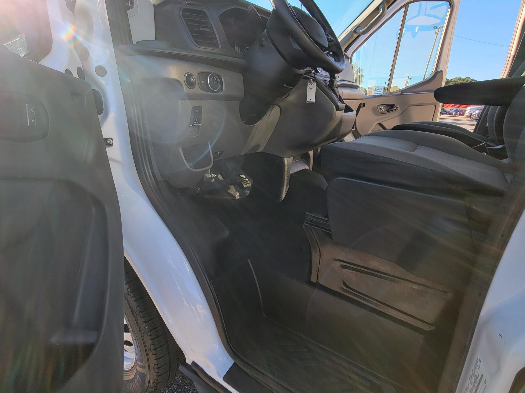 Ford Transit Cargo Van T-250 130" Med Rf 9070 GVWR AWD 2022