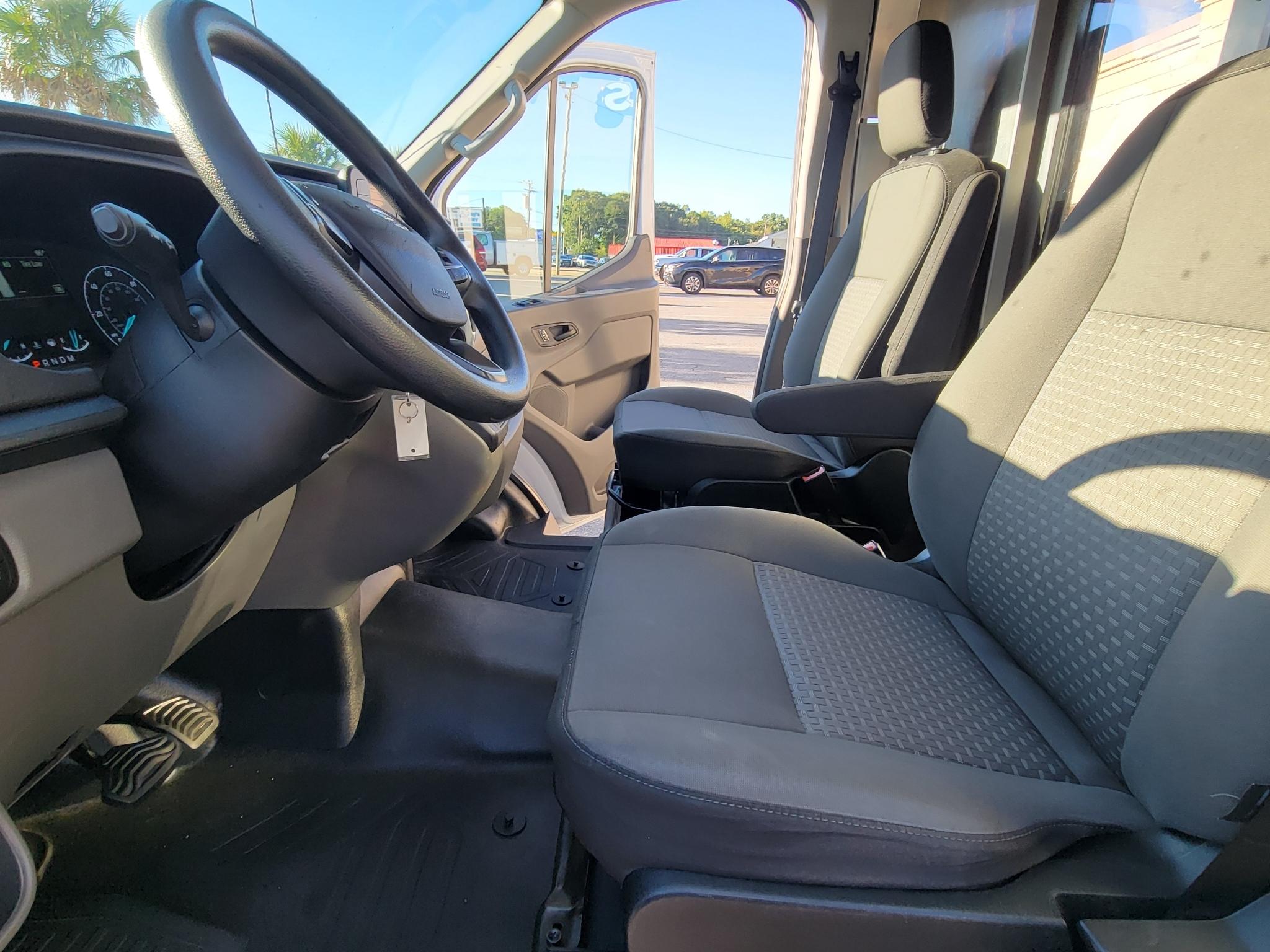 Ford Transit Cargo Van T-250 130" Med Rf 9070 GVWR AWD 2022