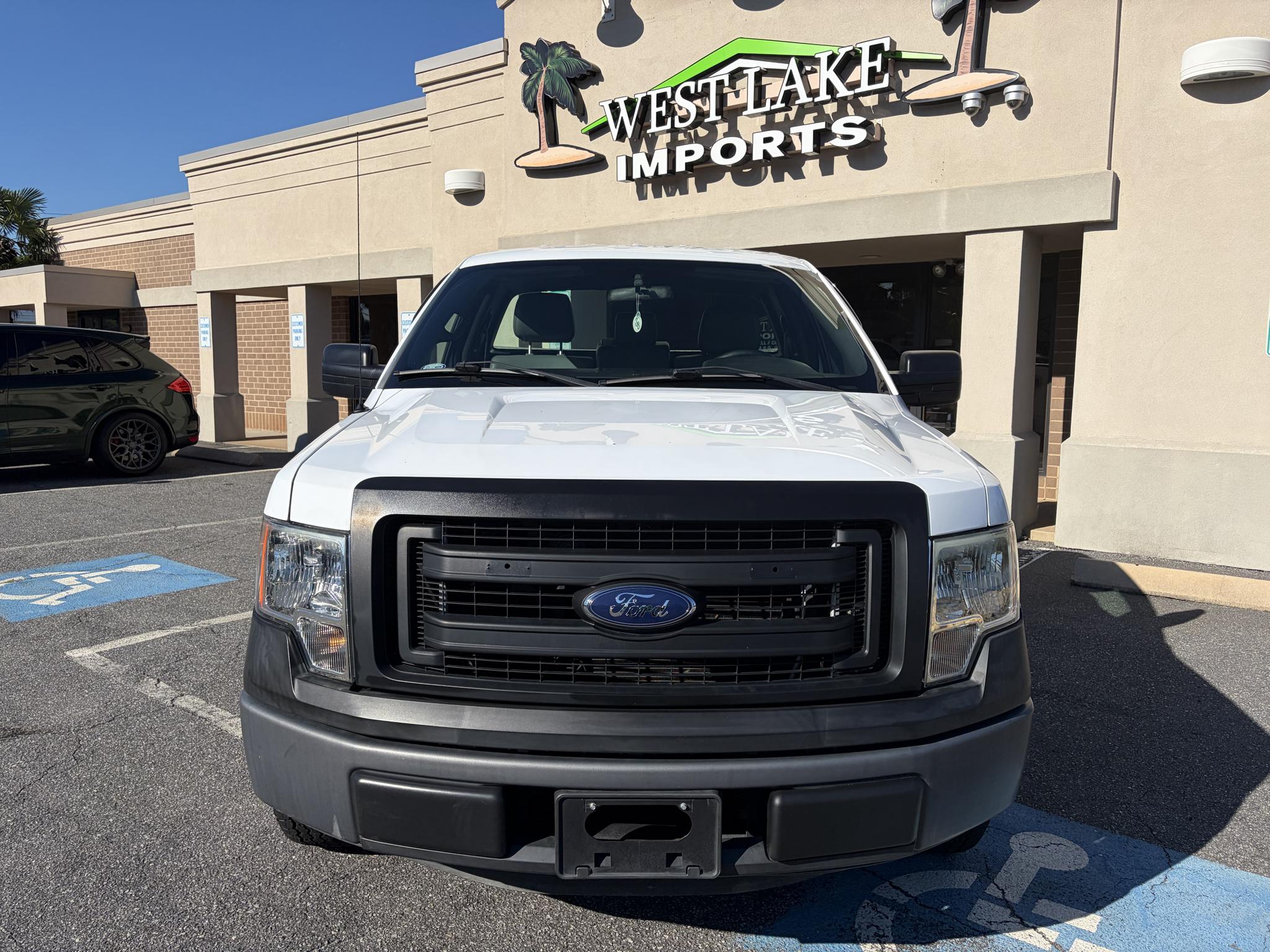 Ford F-150 2WD Reg Cab 126" STX 2014