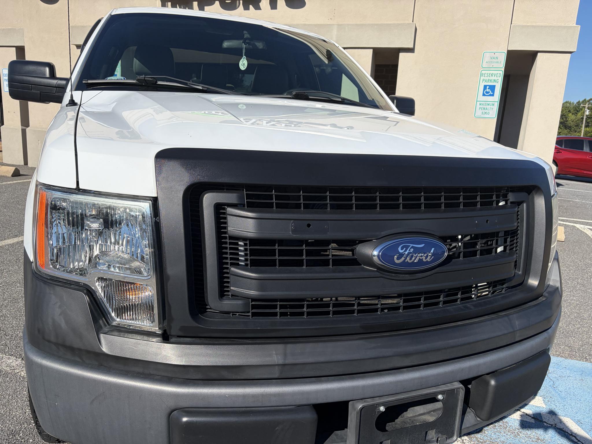 Ford F-150 2WD Reg Cab 126" STX 2014