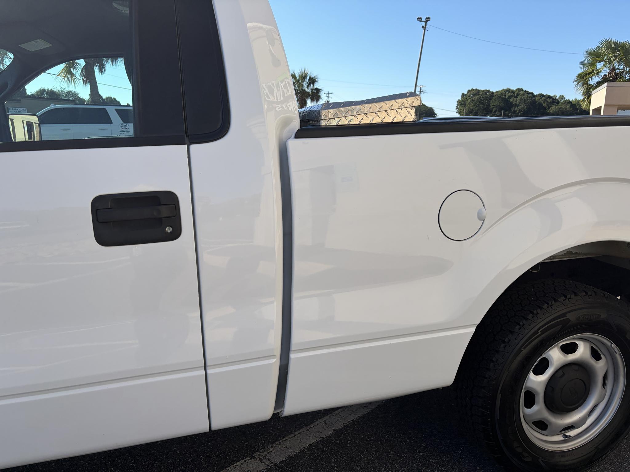Ford F-150 2WD Reg Cab 126" STX 2014
