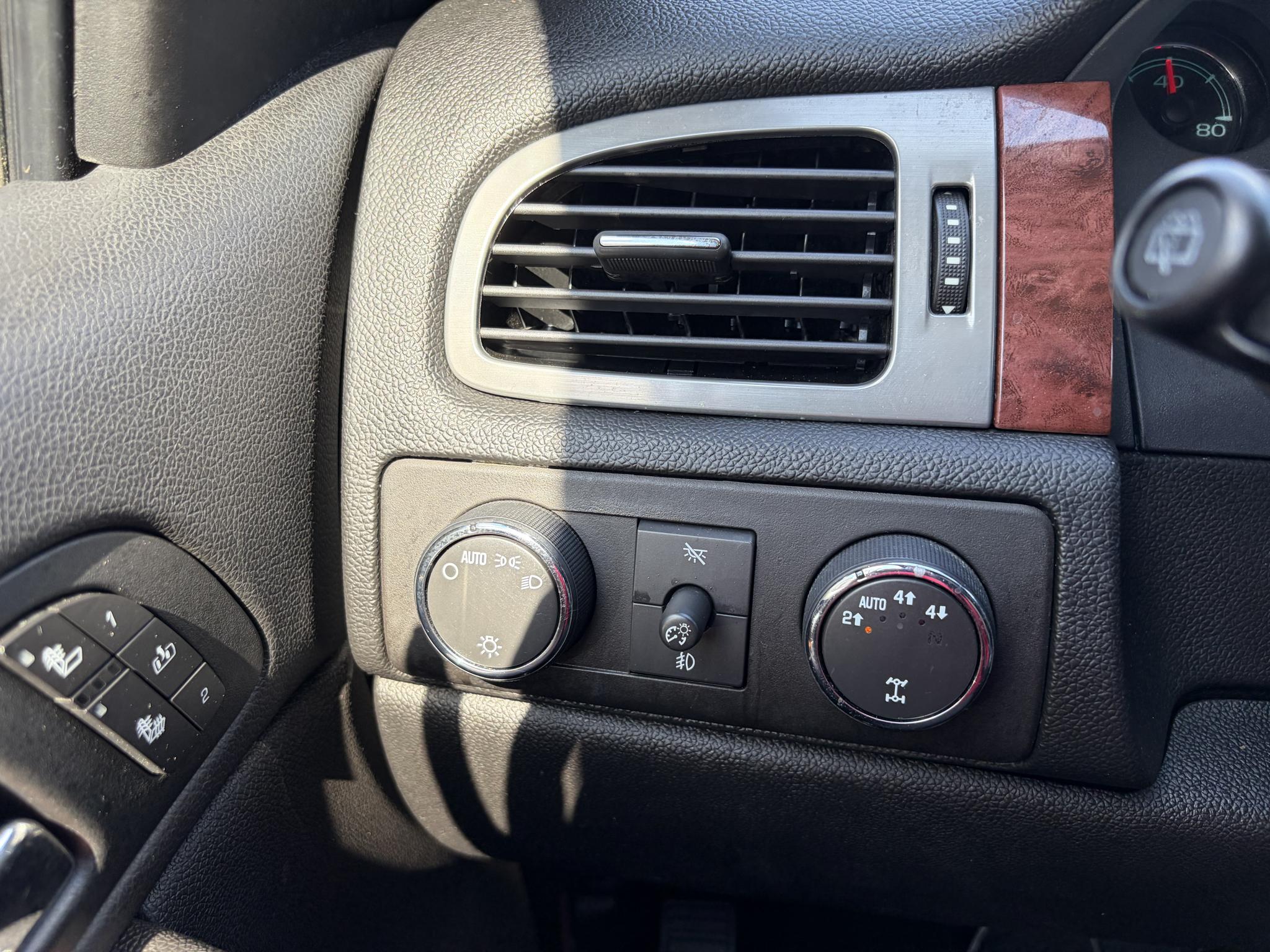 Chevrolet Tahoe 4WD 4dr 1500 LTZ 2008