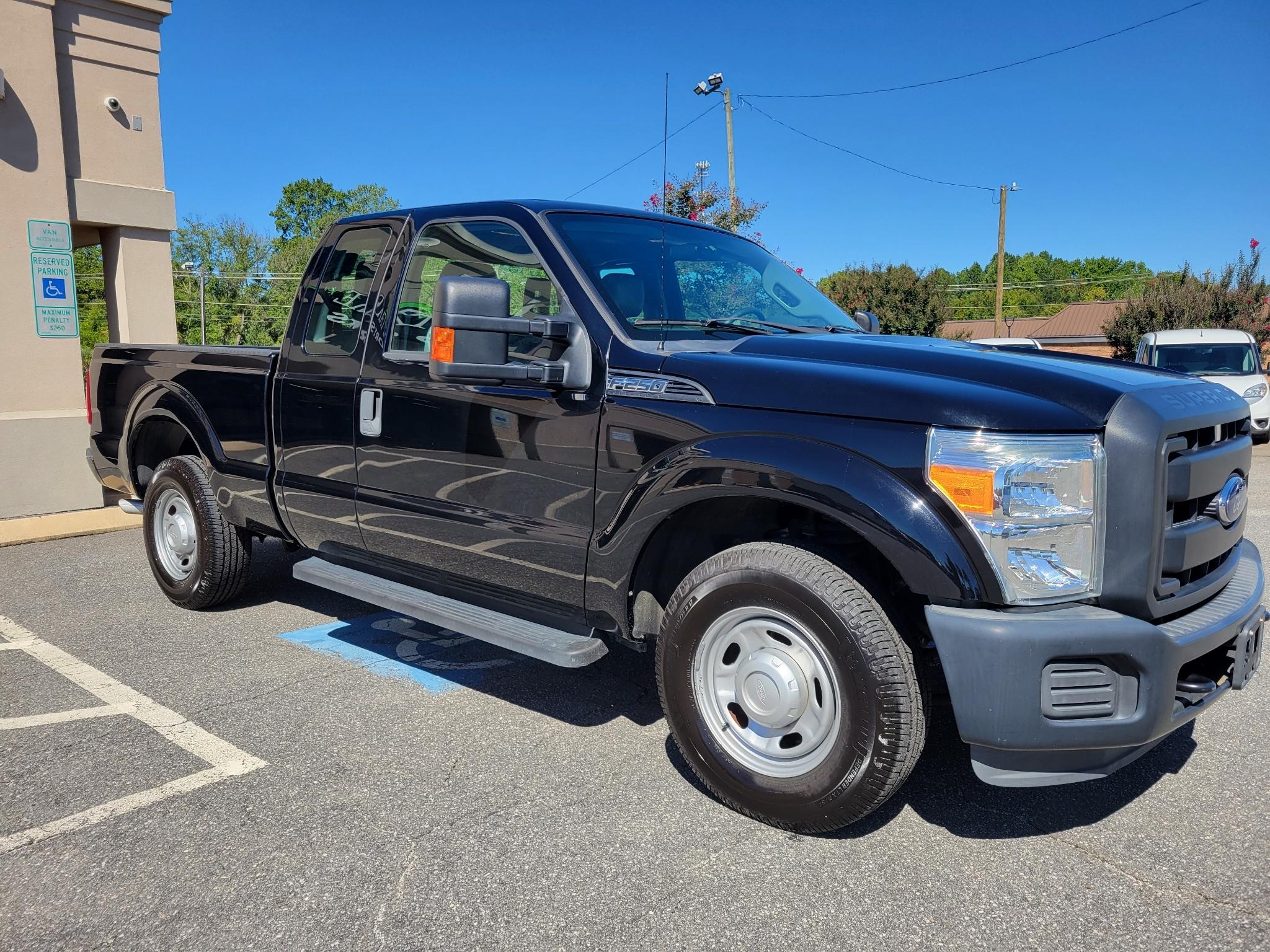 Ford Super Duty F-250 SRW 2WD Reg Cab 137" XLT 2016