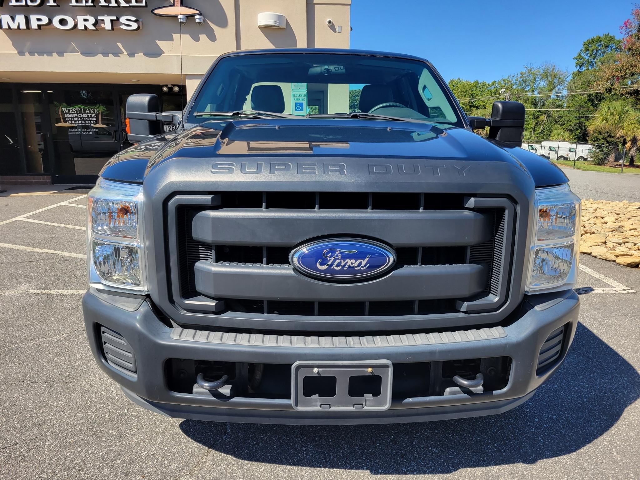 Ford Super Duty F-250 SRW 2WD Reg Cab 137" XLT 2016