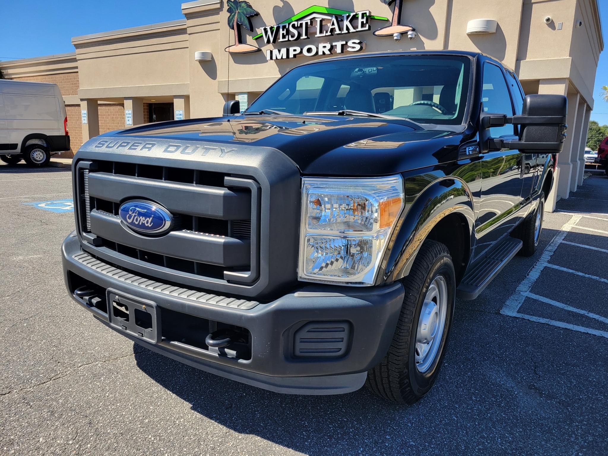 Ford Super Duty F-250 SRW 2WD Reg Cab 137" XLT 2016