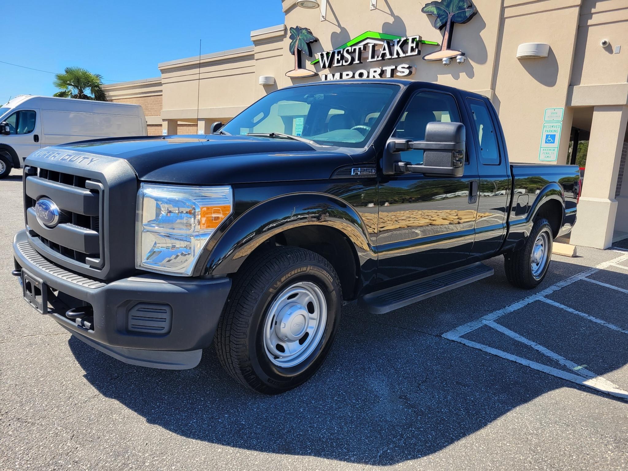 Ford Super Duty F-250 SRW 2WD Reg Cab 137" XLT 2016