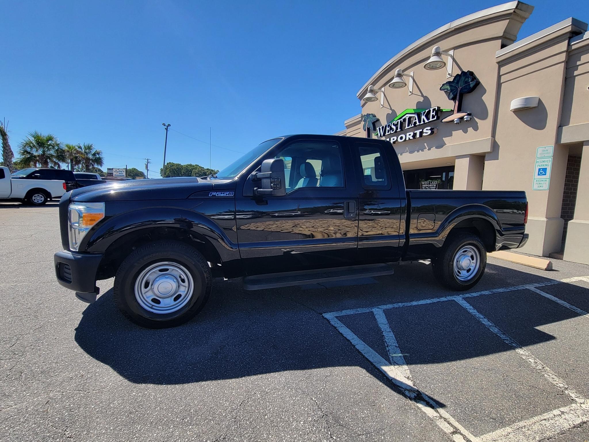 Ford Super Duty F-250 SRW 2WD Reg Cab 137" XLT 2016