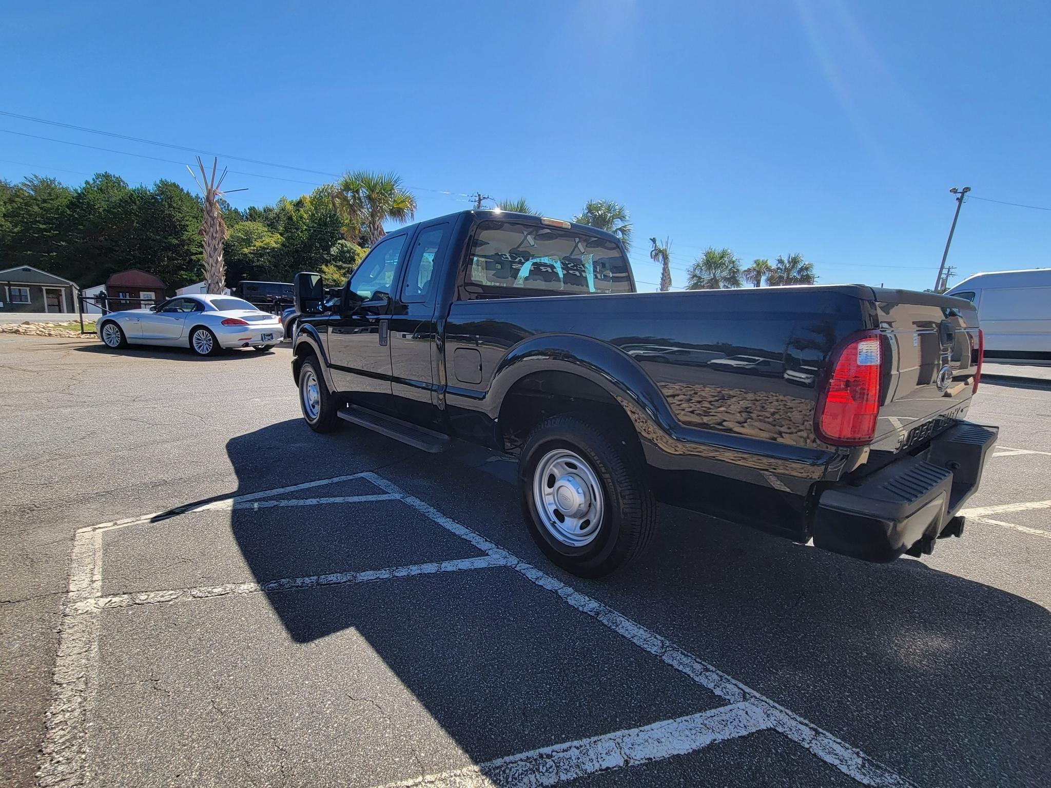 Ford Super Duty F-250 SRW 2WD Reg Cab 137" XLT 2016